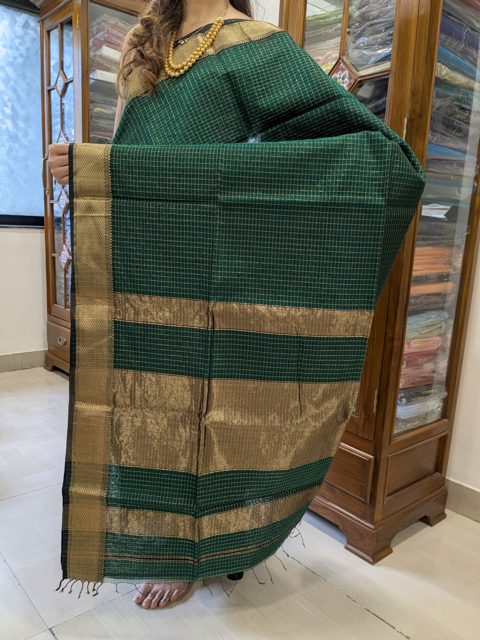Bottle Green Maheshwari Handloom Saree