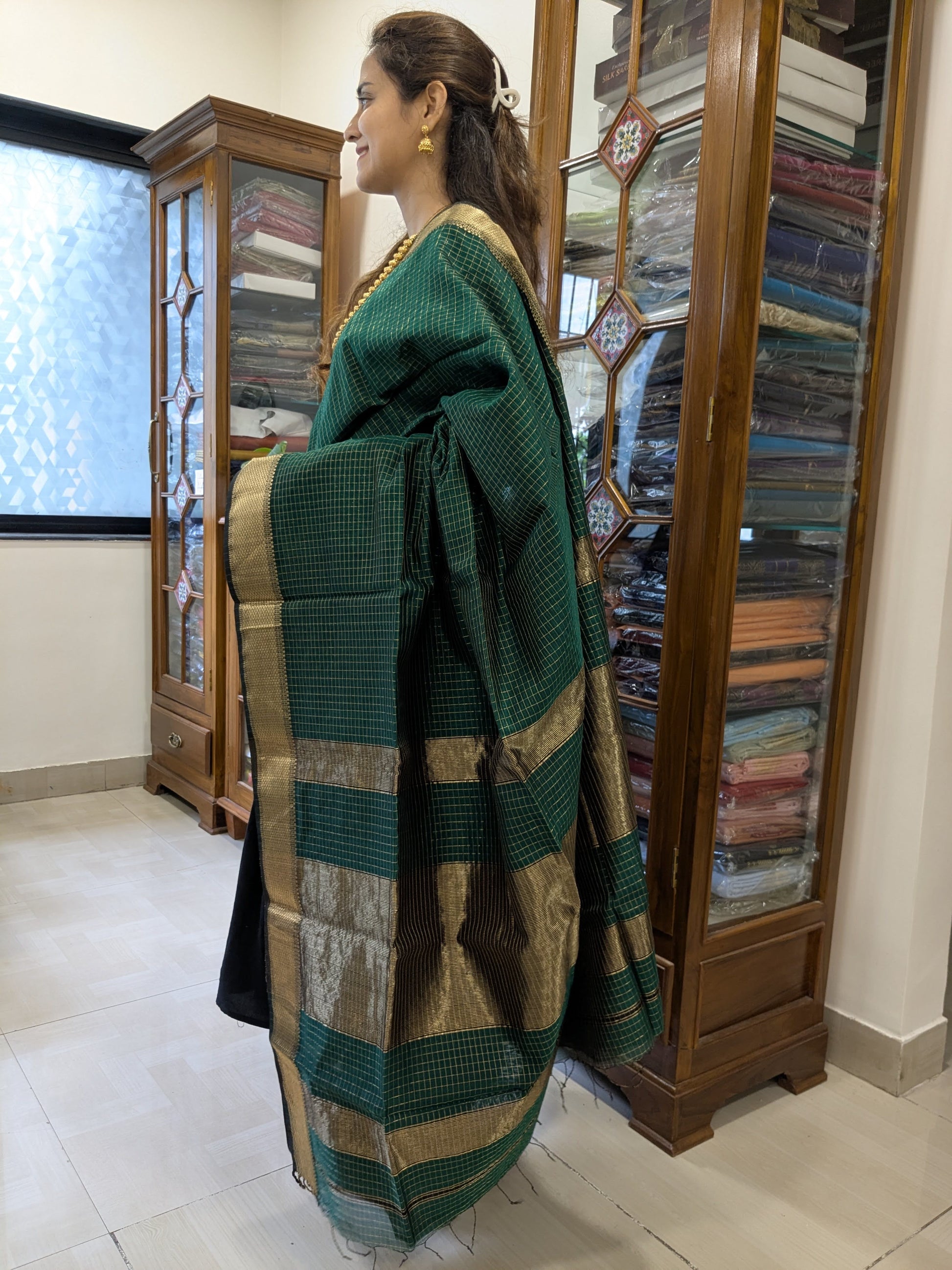 Bottle Green Maheshwari Handloom Saree