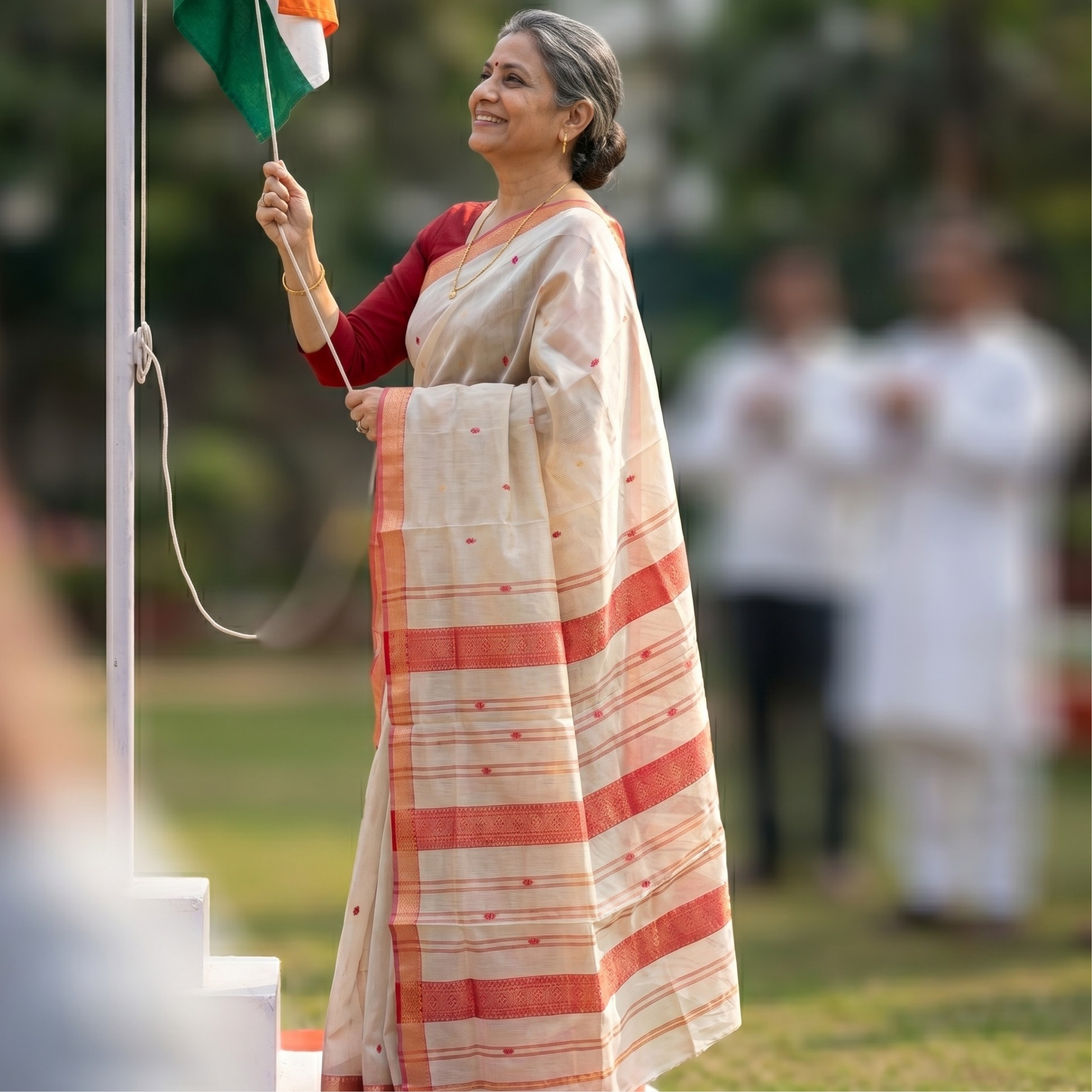 Garbh Reshmi with Butti White Maheshwari Handloom Saree
