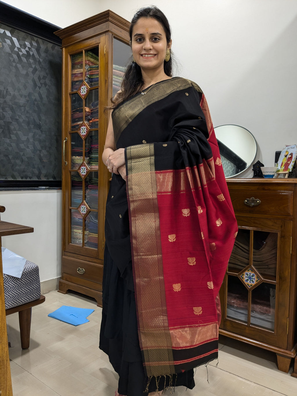 Maheshwari Silk Cotton Black and Red Saree