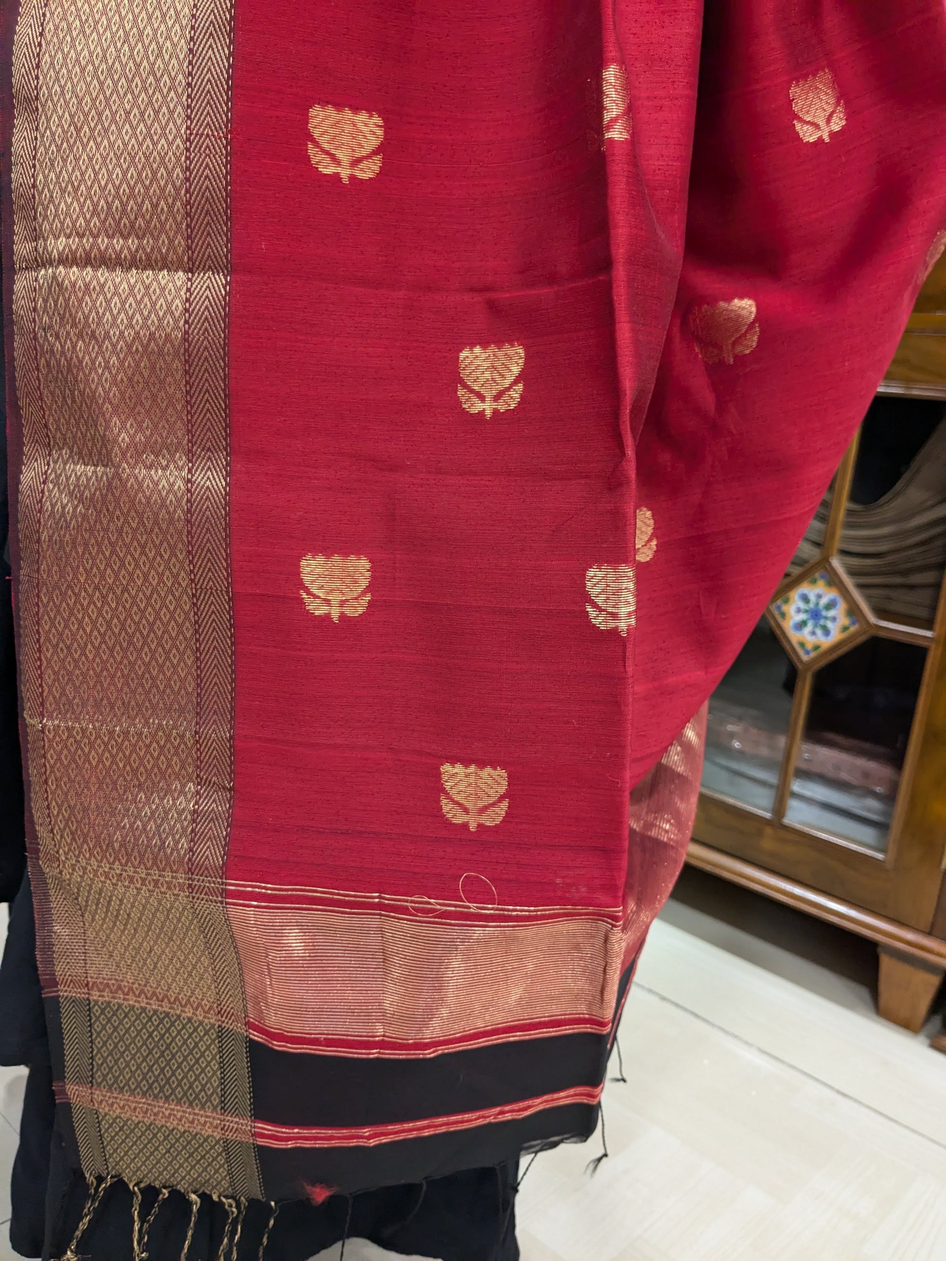 Maheshwari Silk Cotton Black and Red Saree