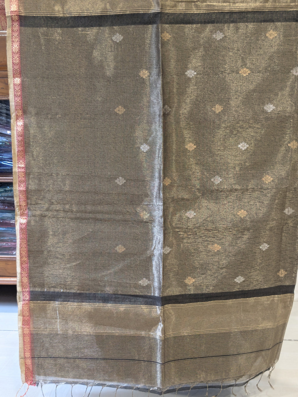 Maheshwari Handloom Black and Gold Tissue Saree