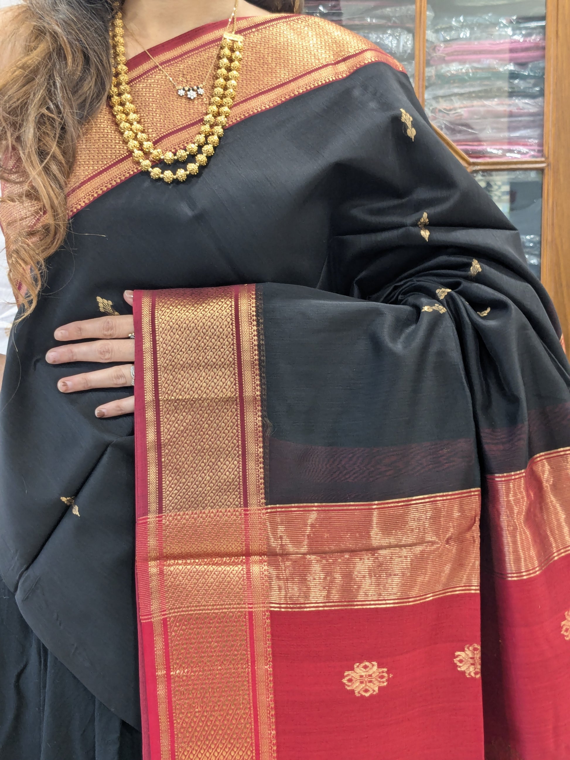 Black Red Maheshwari Handloom Cotton Silk Saree