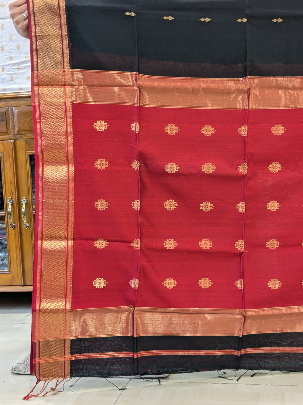 Black Red Maheshwari Handloom Cotton Silk Saree