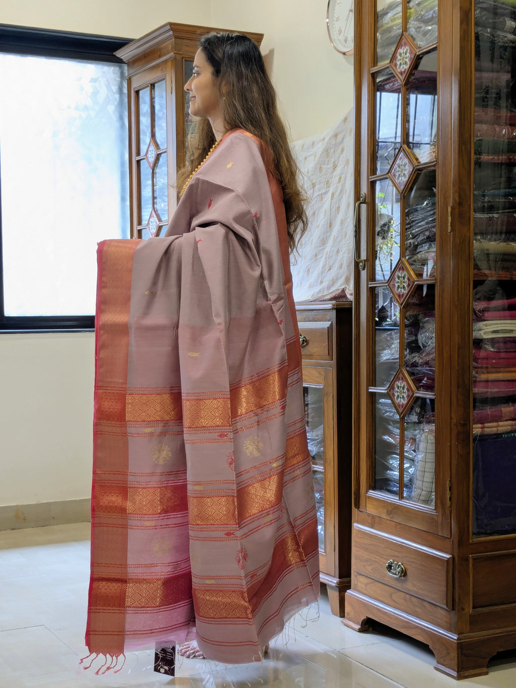 Handloom Silk Cotton Grey Maheshwar Saree