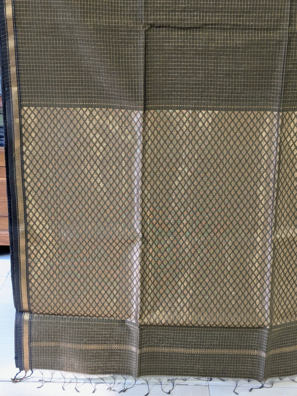 Maheshwari Zari Checks Olive Green Saree with Heavy Pallu