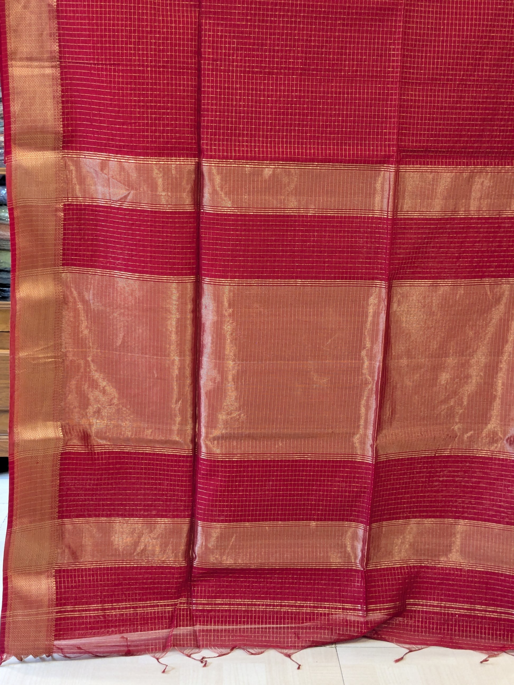 Handloom Red Maheshwari Zari Checks Saree