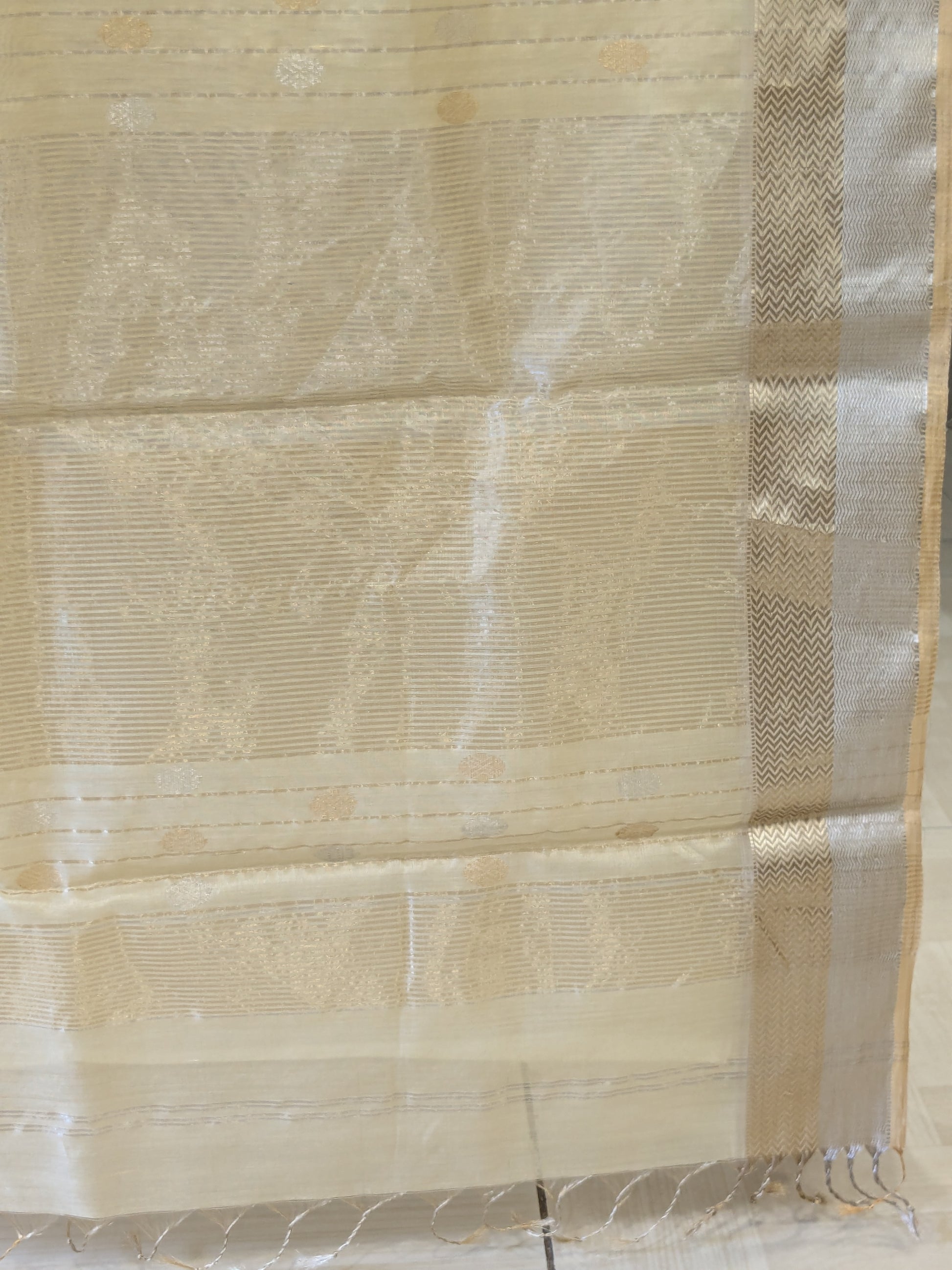 Light Yellow Silk Tissue Maheshwari Saree with Silver-Gold Buttis