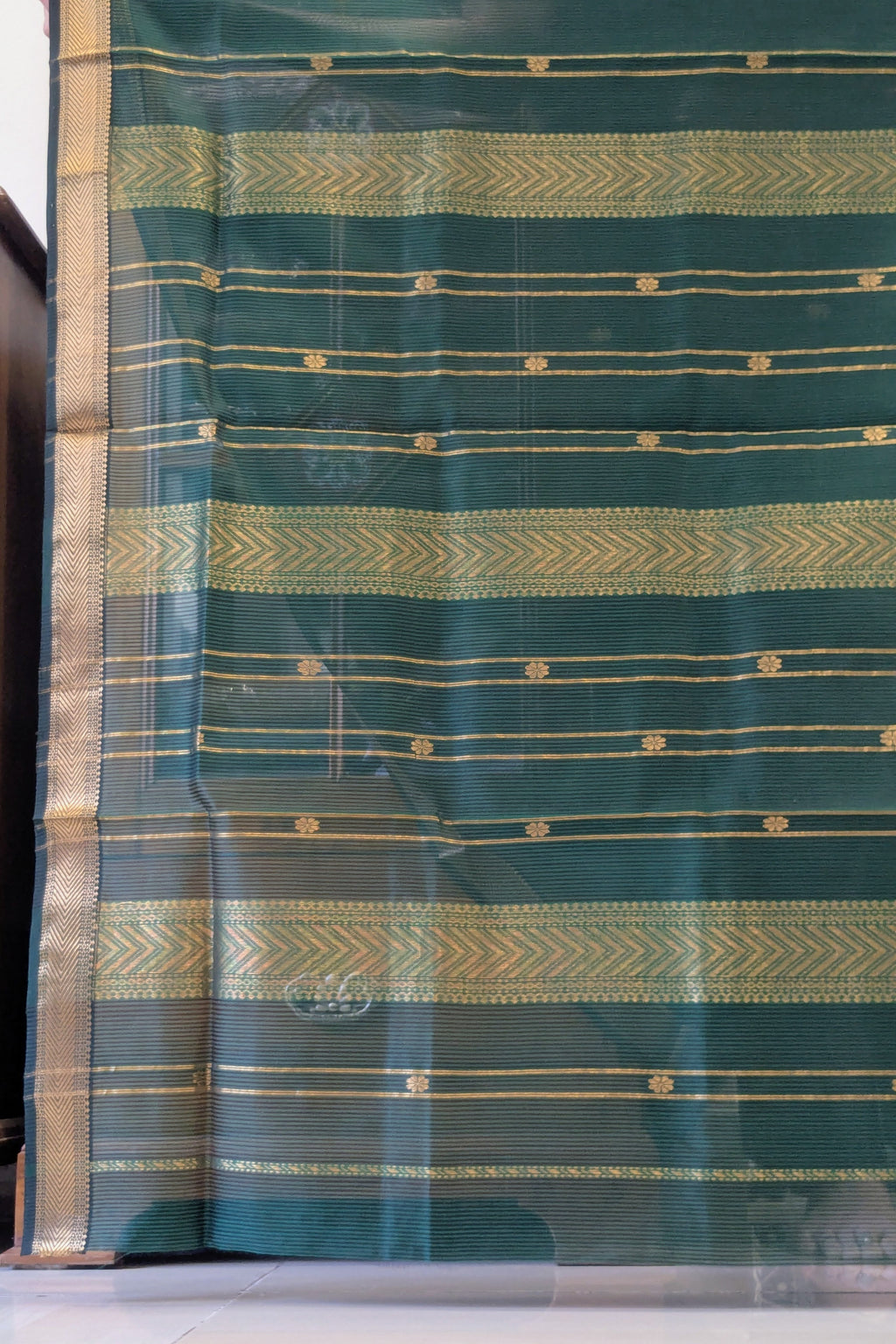 Garbh Reshmi with Butti Bottle Green Maheshwari Handloom Saree