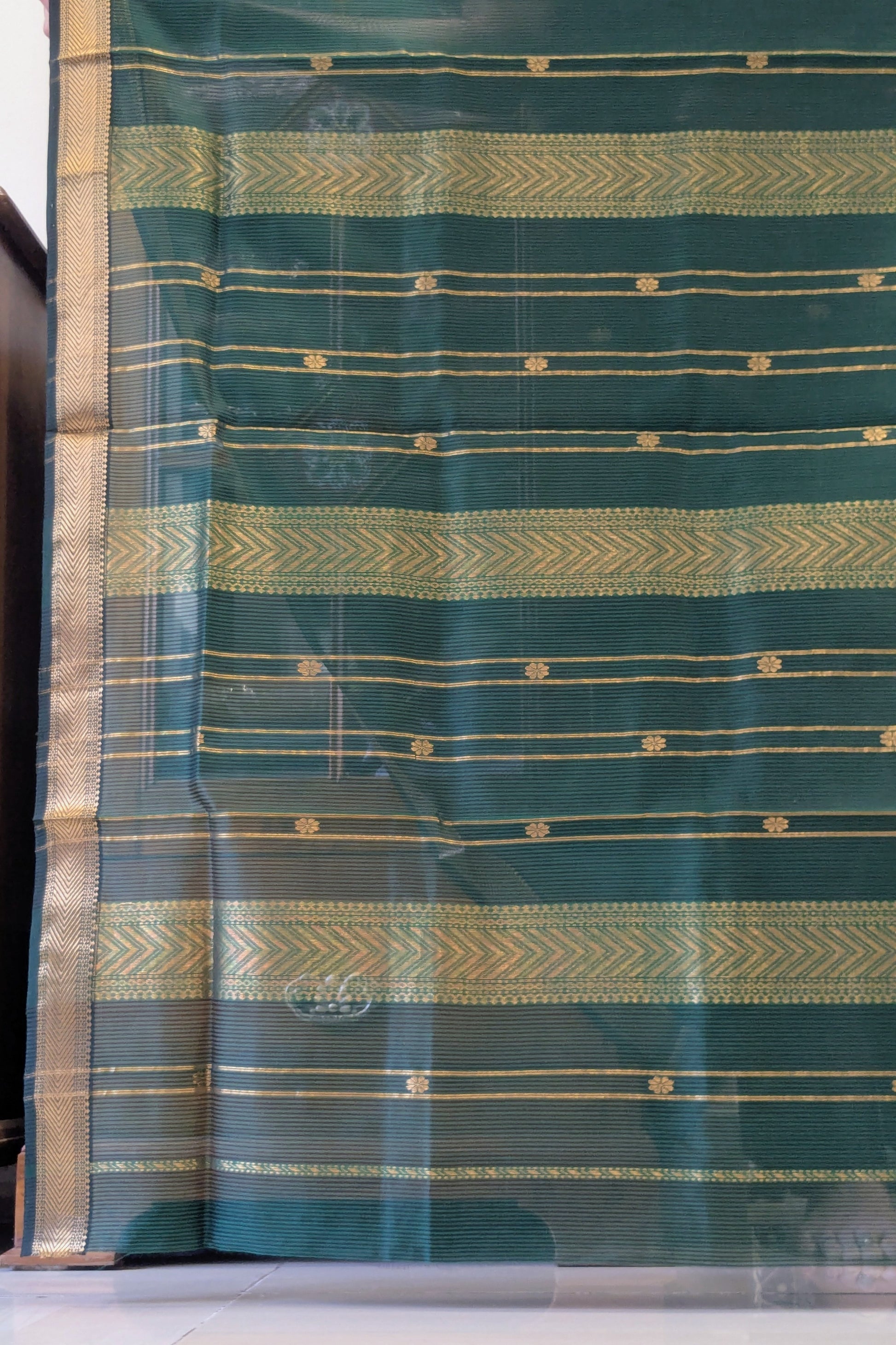 Garbh Reshmi with Butti Bottle Green Maheshwari Handloom Saree