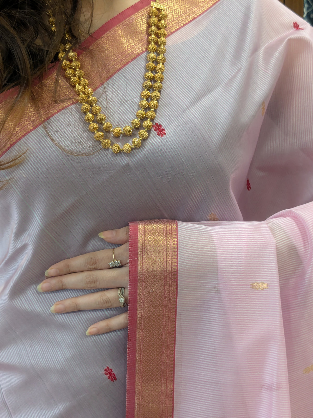 Garbh Reshmi with Butti Baby Pink Maheshwari Handloom Saree