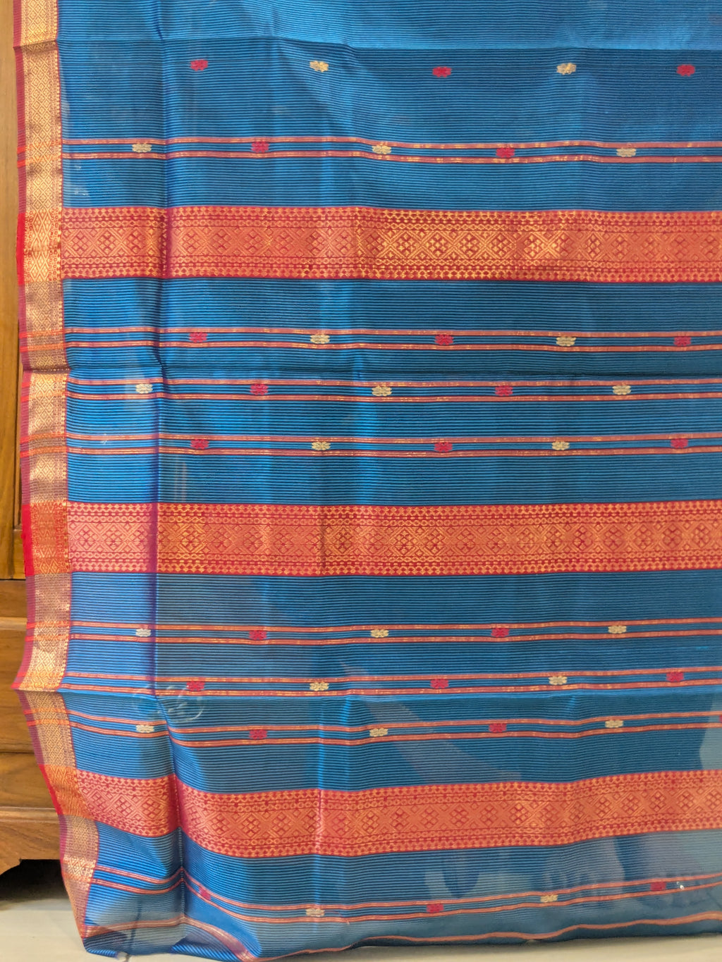Garbh Reshmi with Butti Blue Maheshwari Handloom Saree