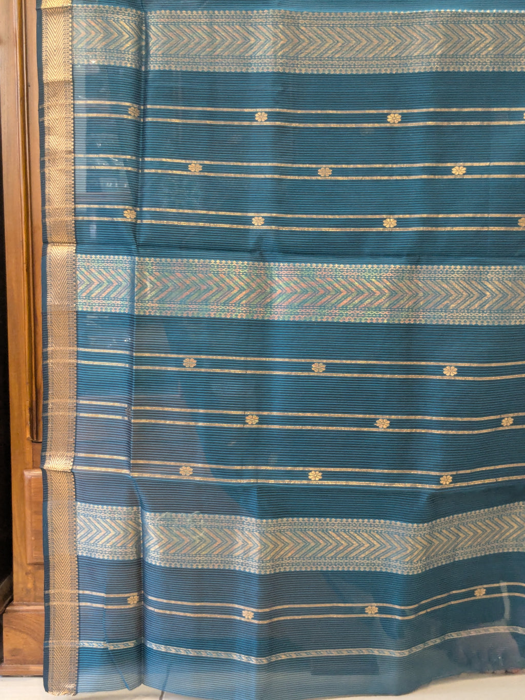 Garbh Reshmi with Butti Morpankhi Maheshwari Handloom Saree