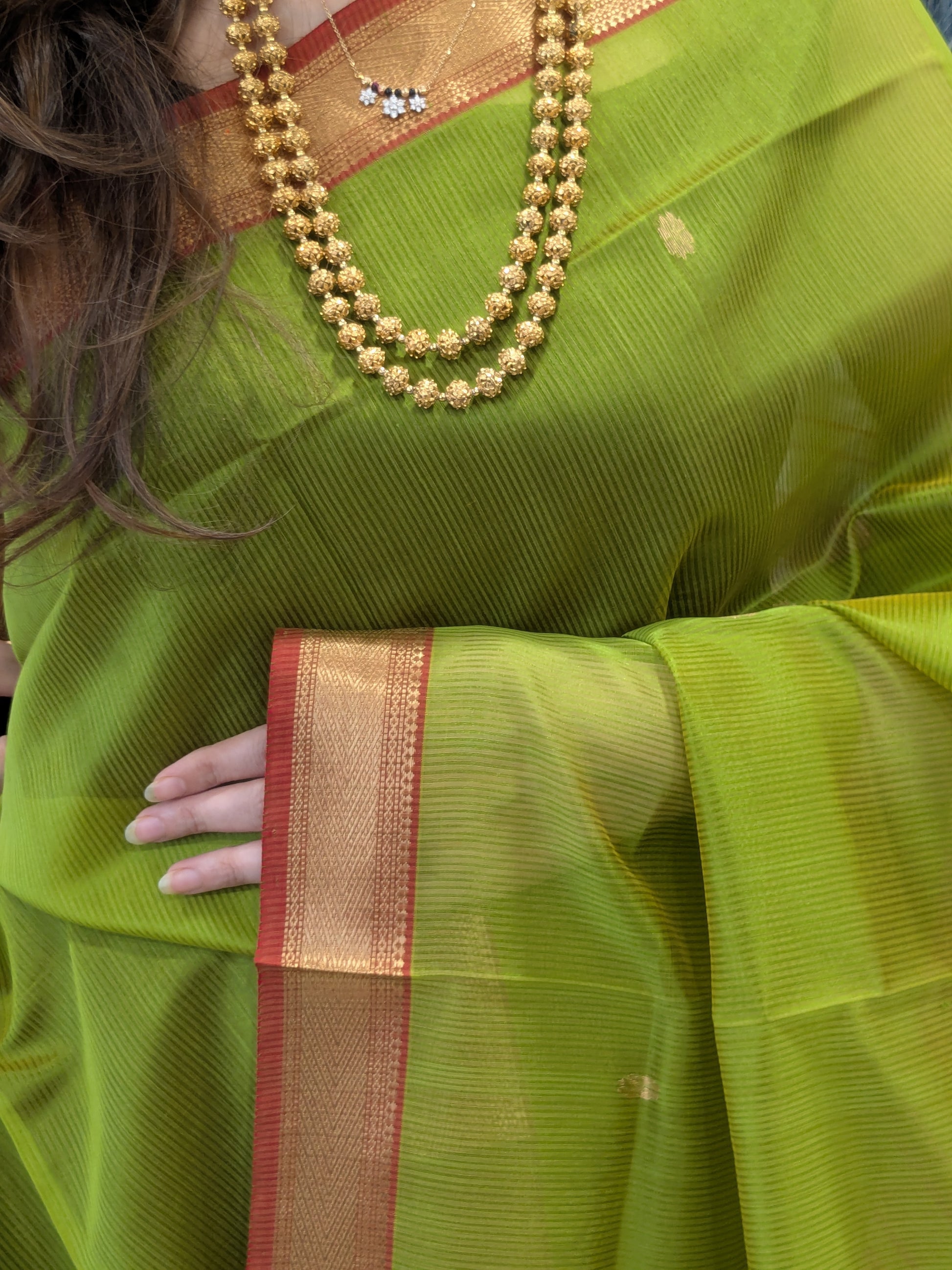 Garbh Reshmi with Butti Parrot Green Maheshwari Handloom Saree