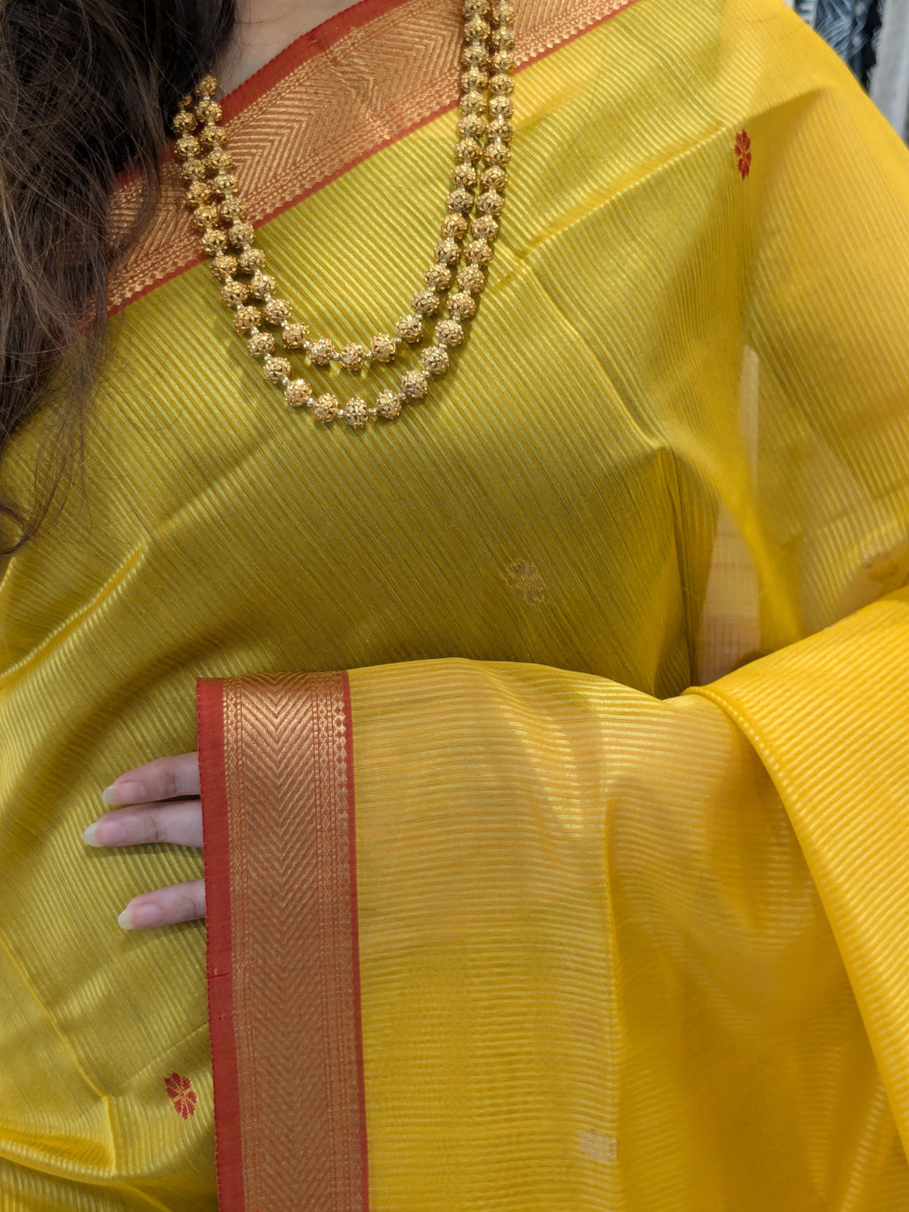 Garbh Reshmi with Butti Light Yellow Maheshwari Handloom Saree