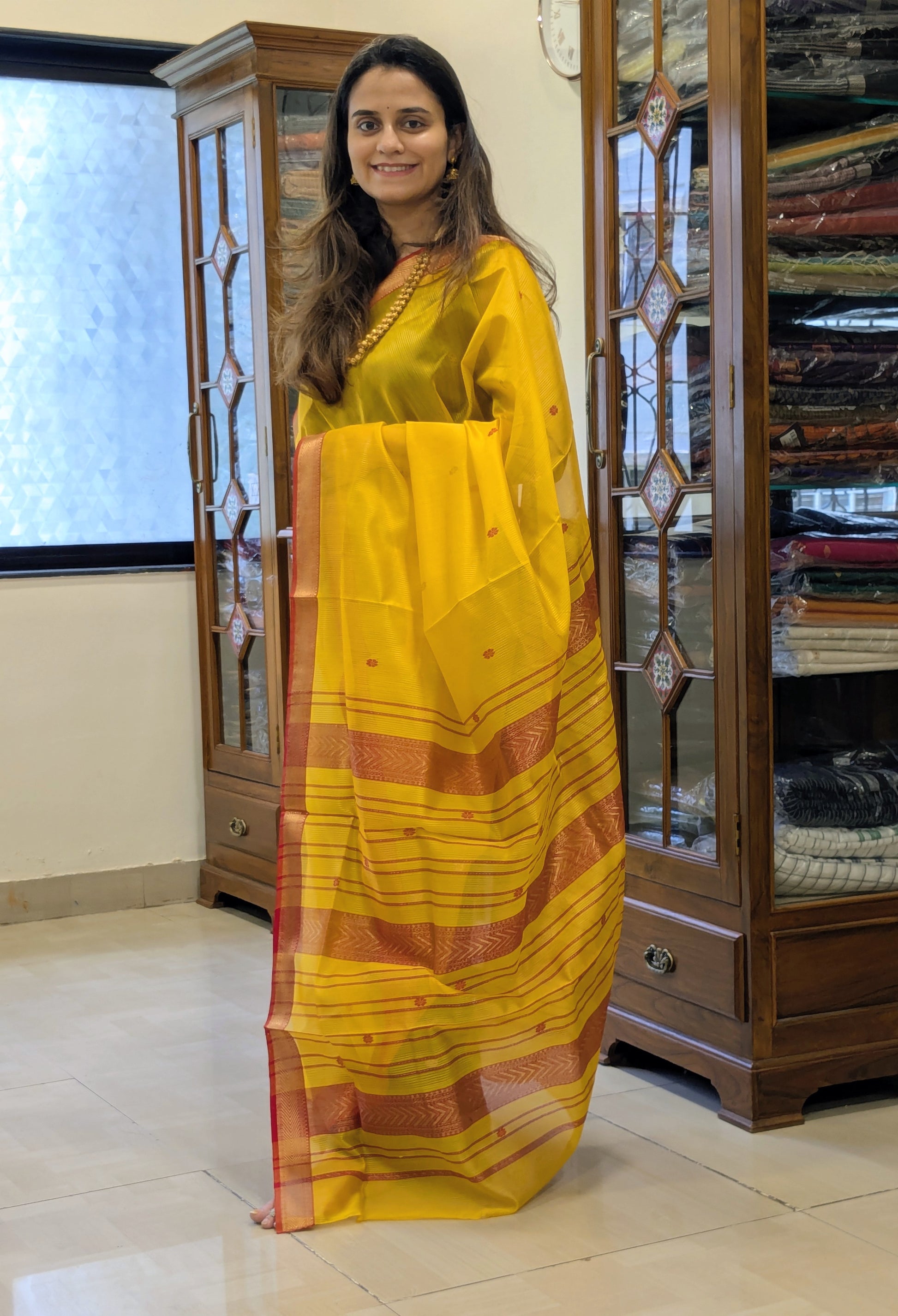 Garbh Reshmi with Butti Light Yellow Maheshwari Handloom Saree