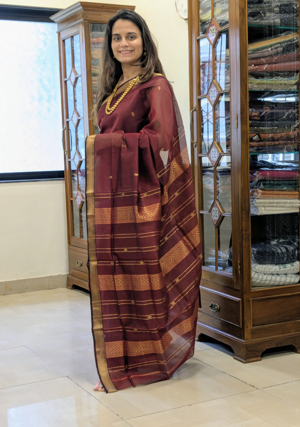 Garbh Reshmi with Butti Red & Black Maheshwari Handloom Saree
