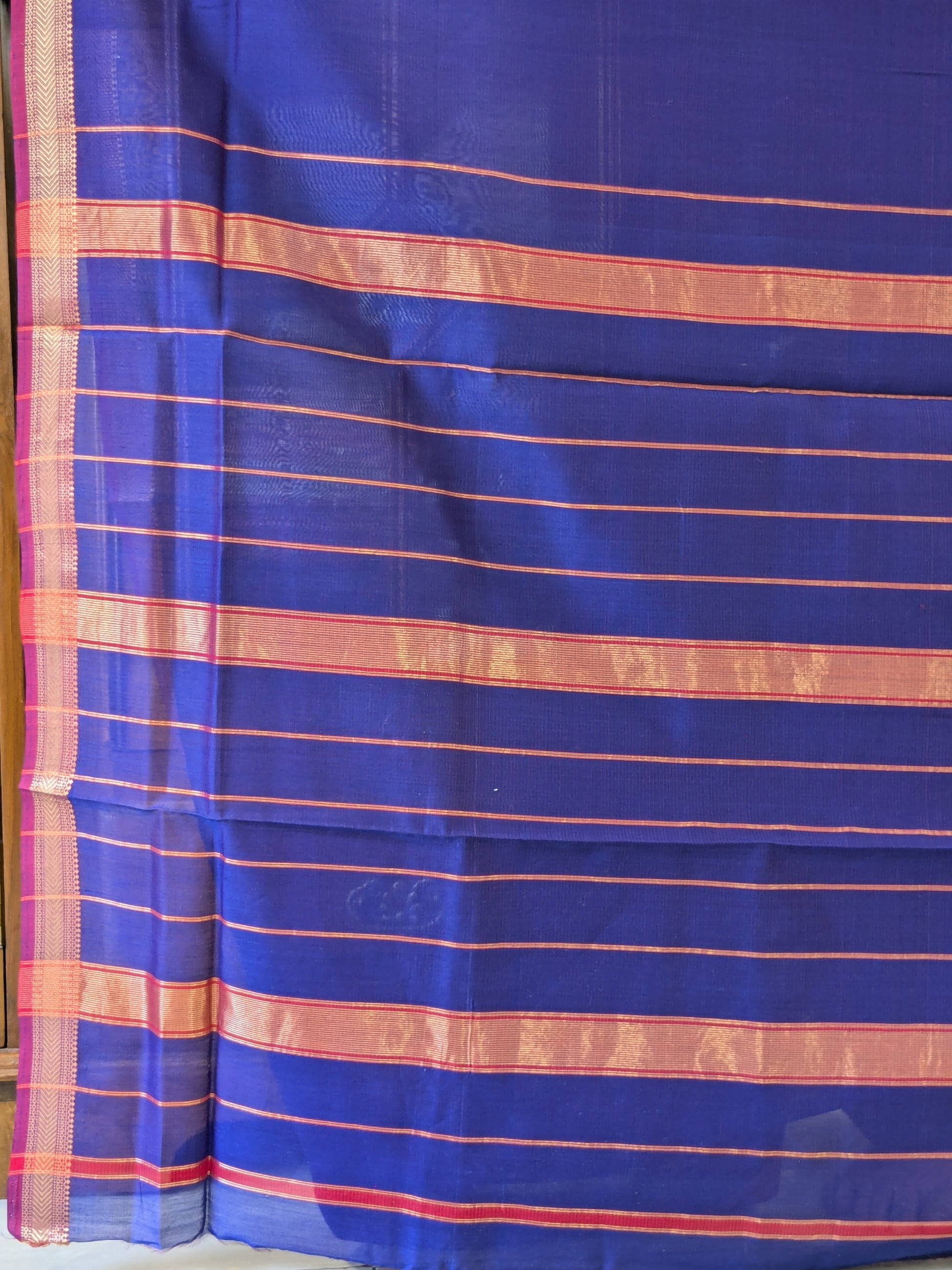 Royal Blue Maheshwari Silk Cotton Saree with Zari Pallu