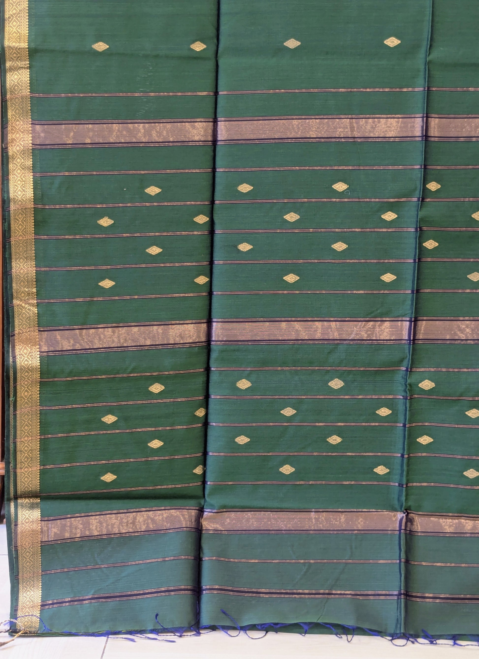 Mehendi Green Maheshwari Silk Cotton Saree with Buttidar Pallu