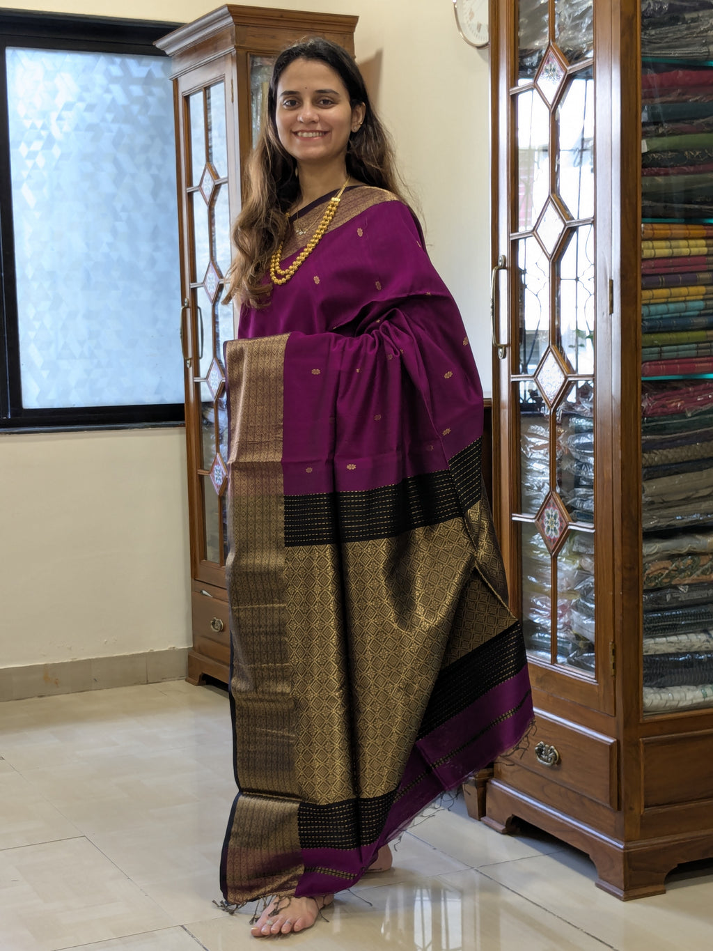 Magenta Maheshwari Silk Cotton Saree with Heavy Pallu