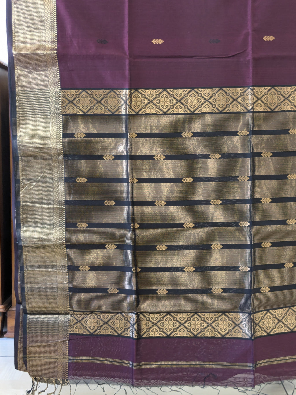 Brown Maheshwari Silk Cotton Saree with Heavy Pallu