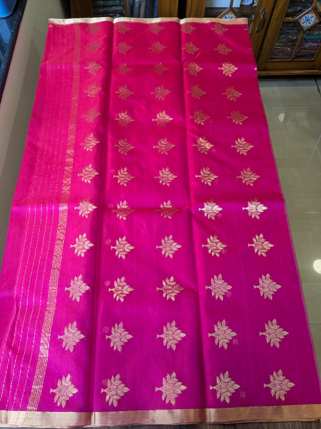 Handloom Rani Katan Silk Chanderi Saree with Floral Pallu