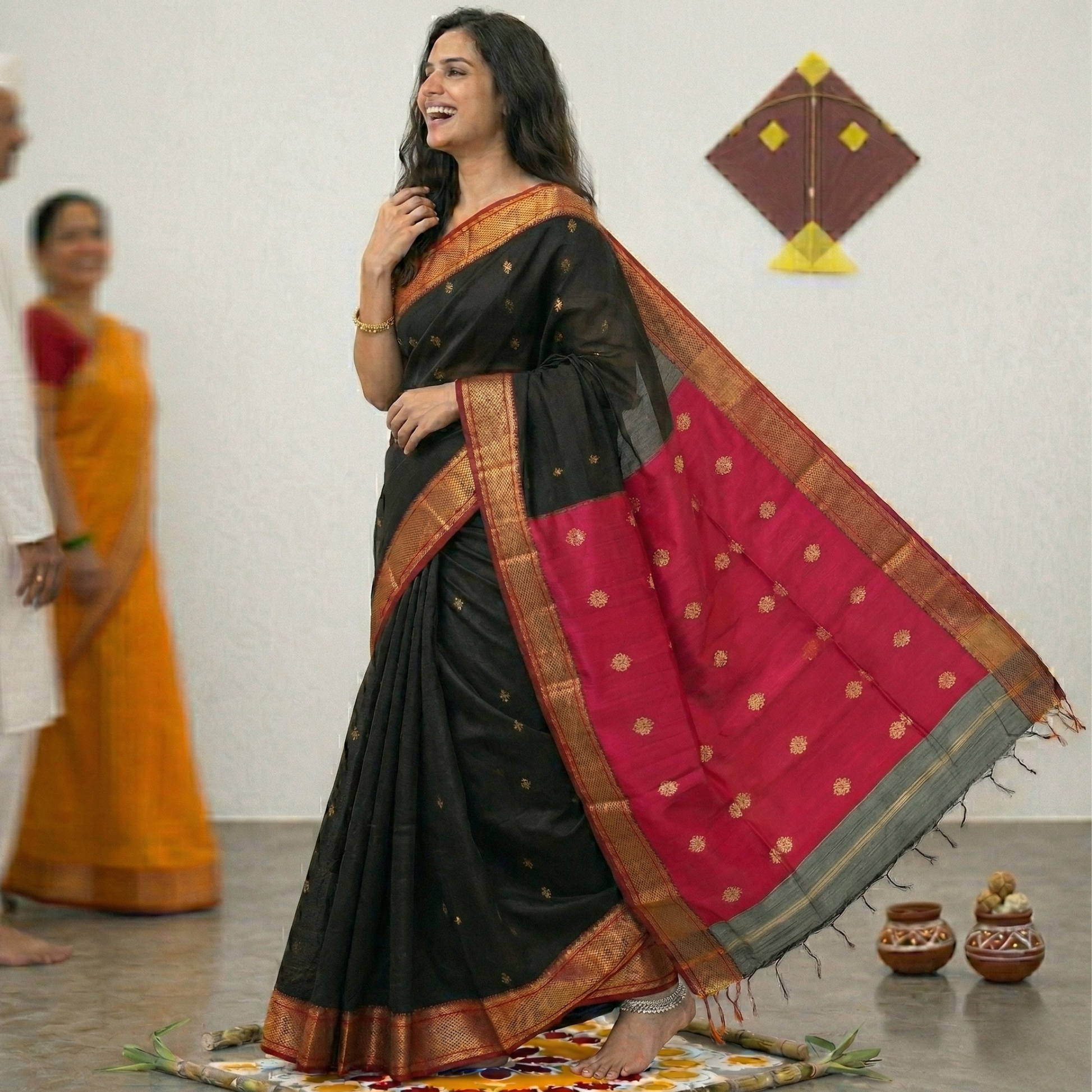 Black Red Maheshwari Handloom Cotton Silk Saree