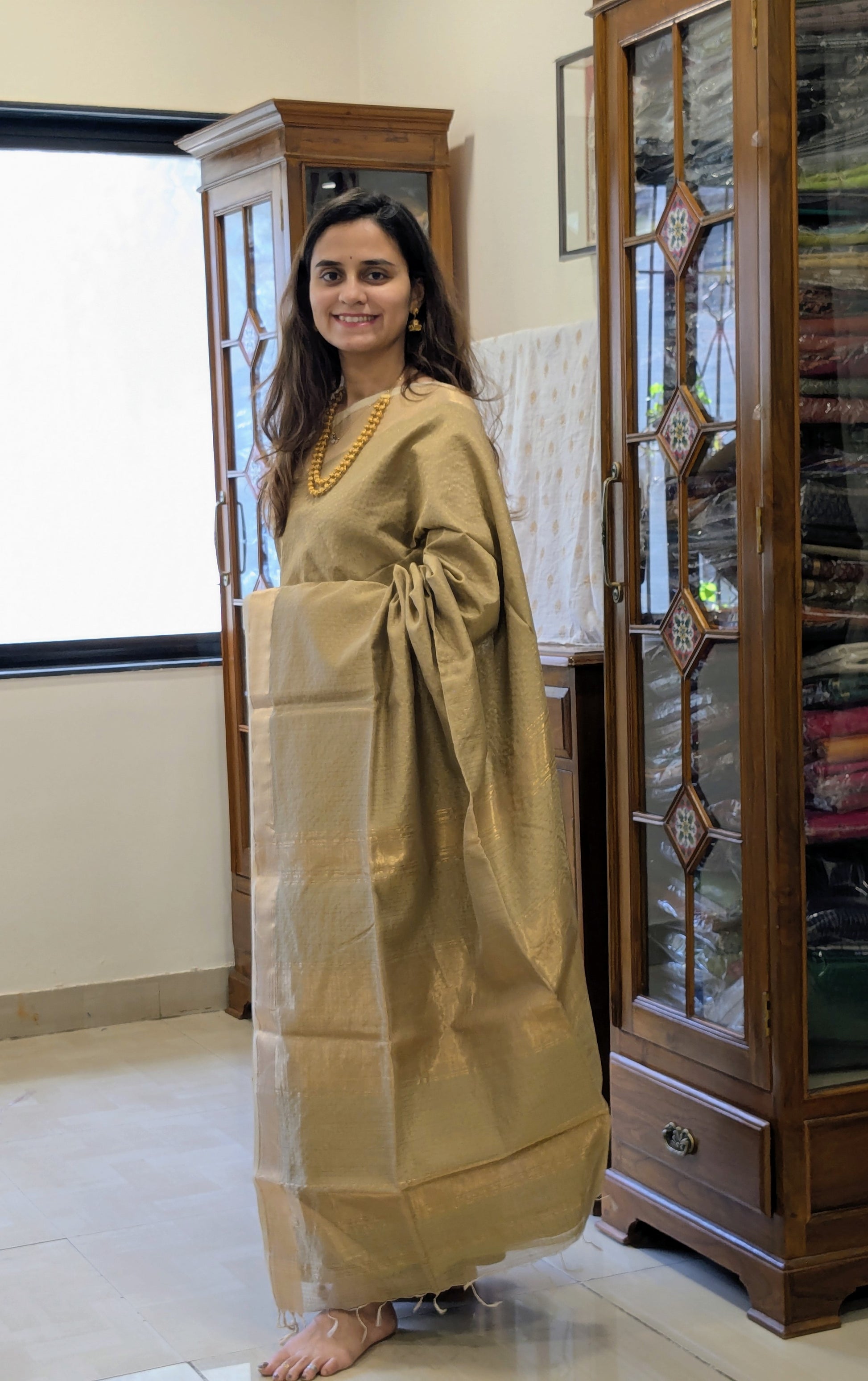 Handloom Beige Maheshwari Zari Checks Saree