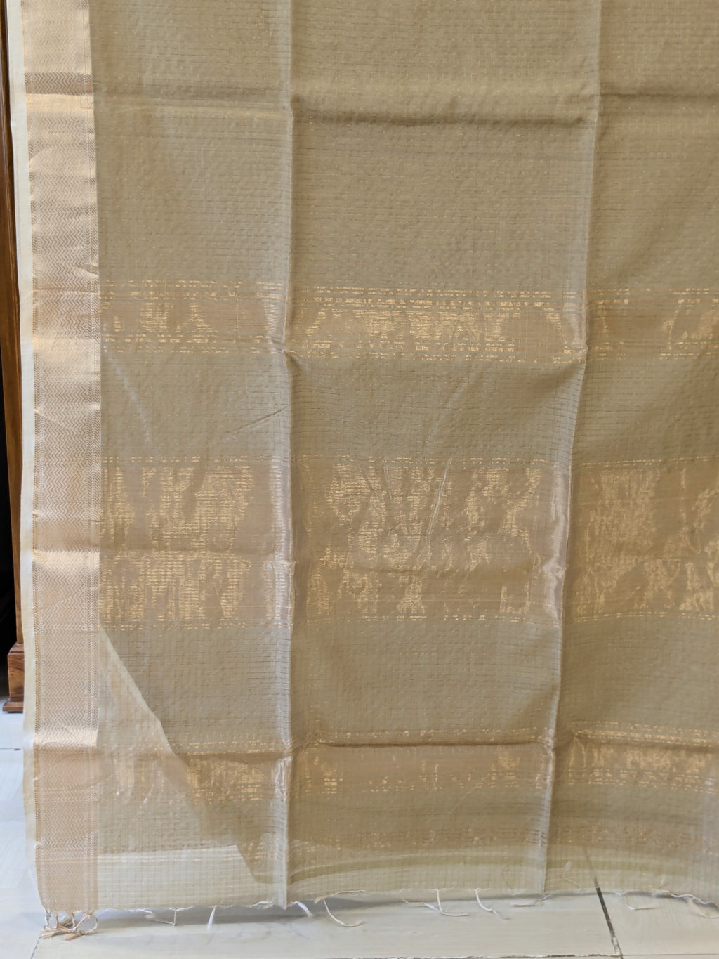 Handloom Beige Maheshwari Zari Checks Saree