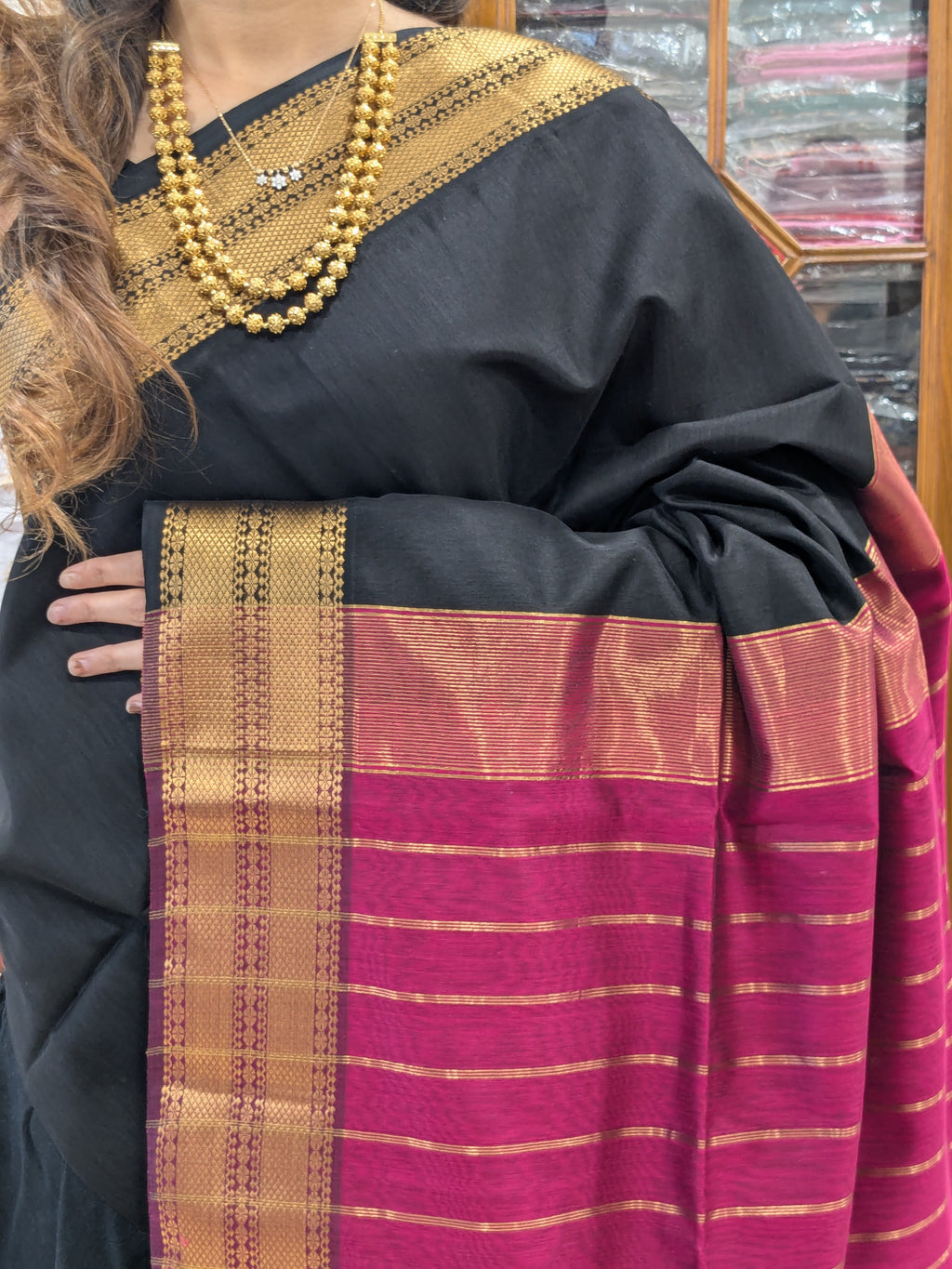 Handloom Maheshwari Black and Pink Saree