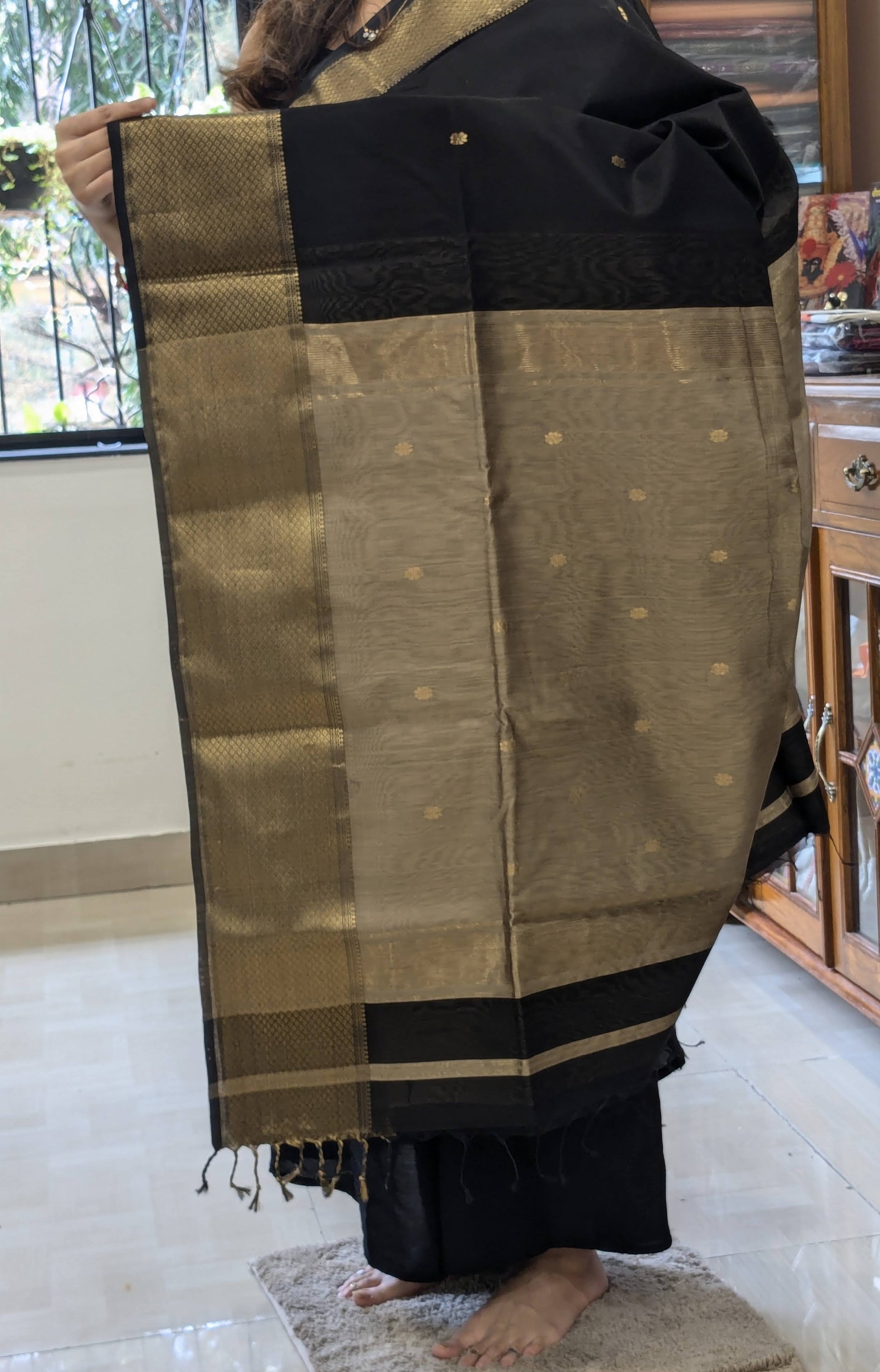 Maheshwari Handloom Black and Beige Saree