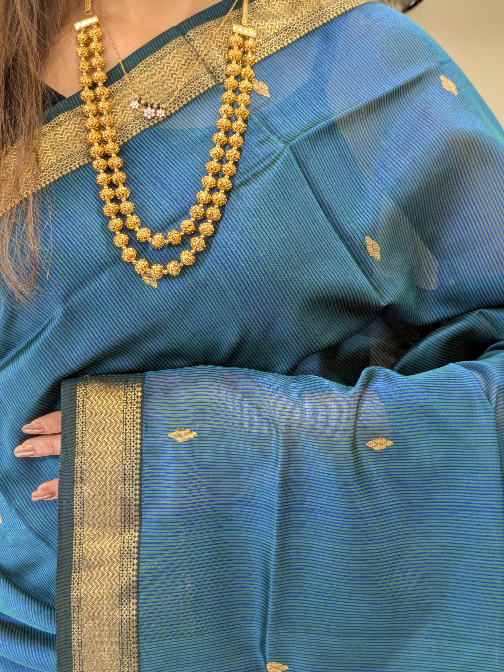 Garbh Reshmi with Butti Blue Maheshwari Handloom Saree