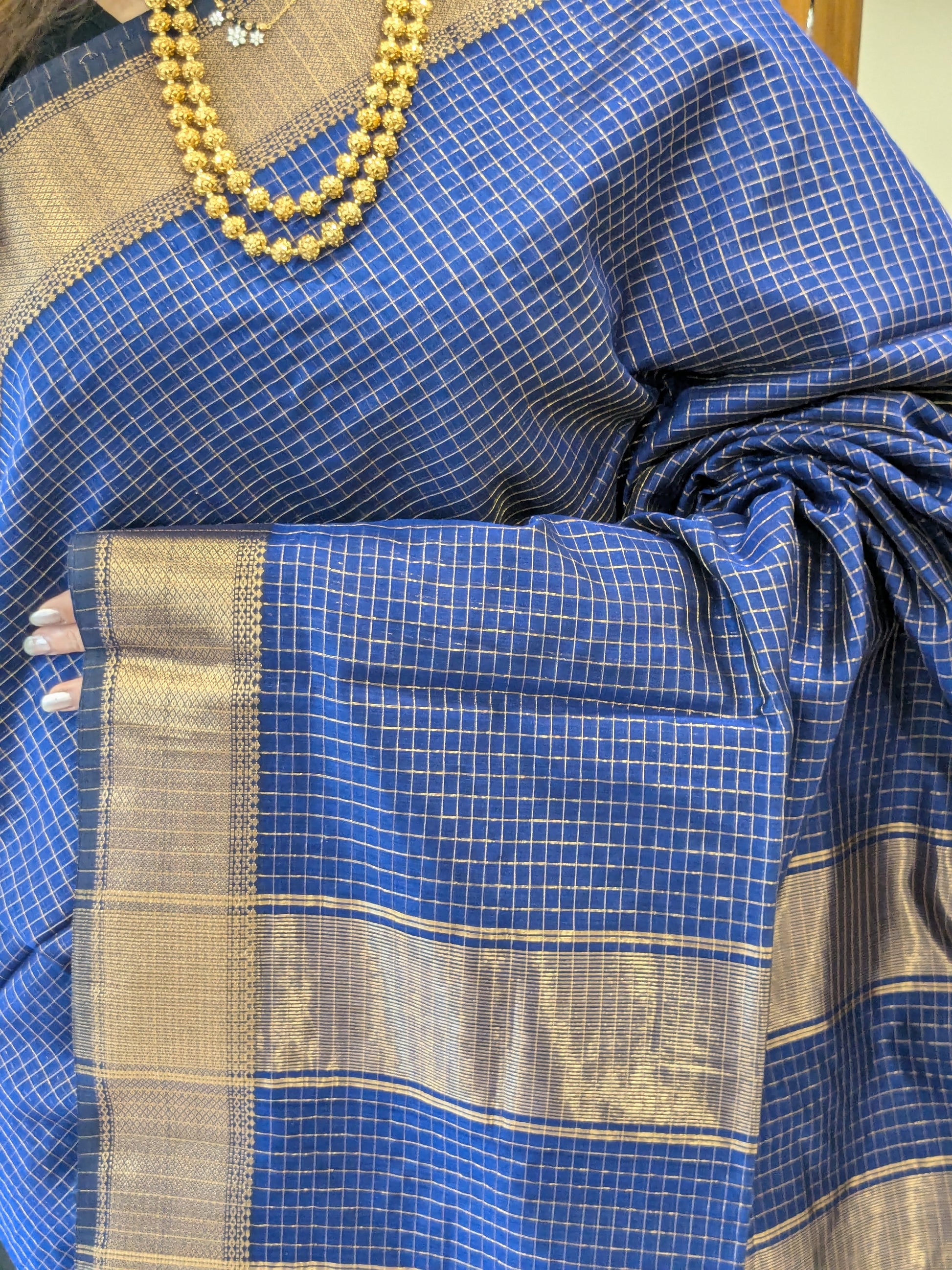 Handloom Royal Blue Maheshwari Zari Checks Saree