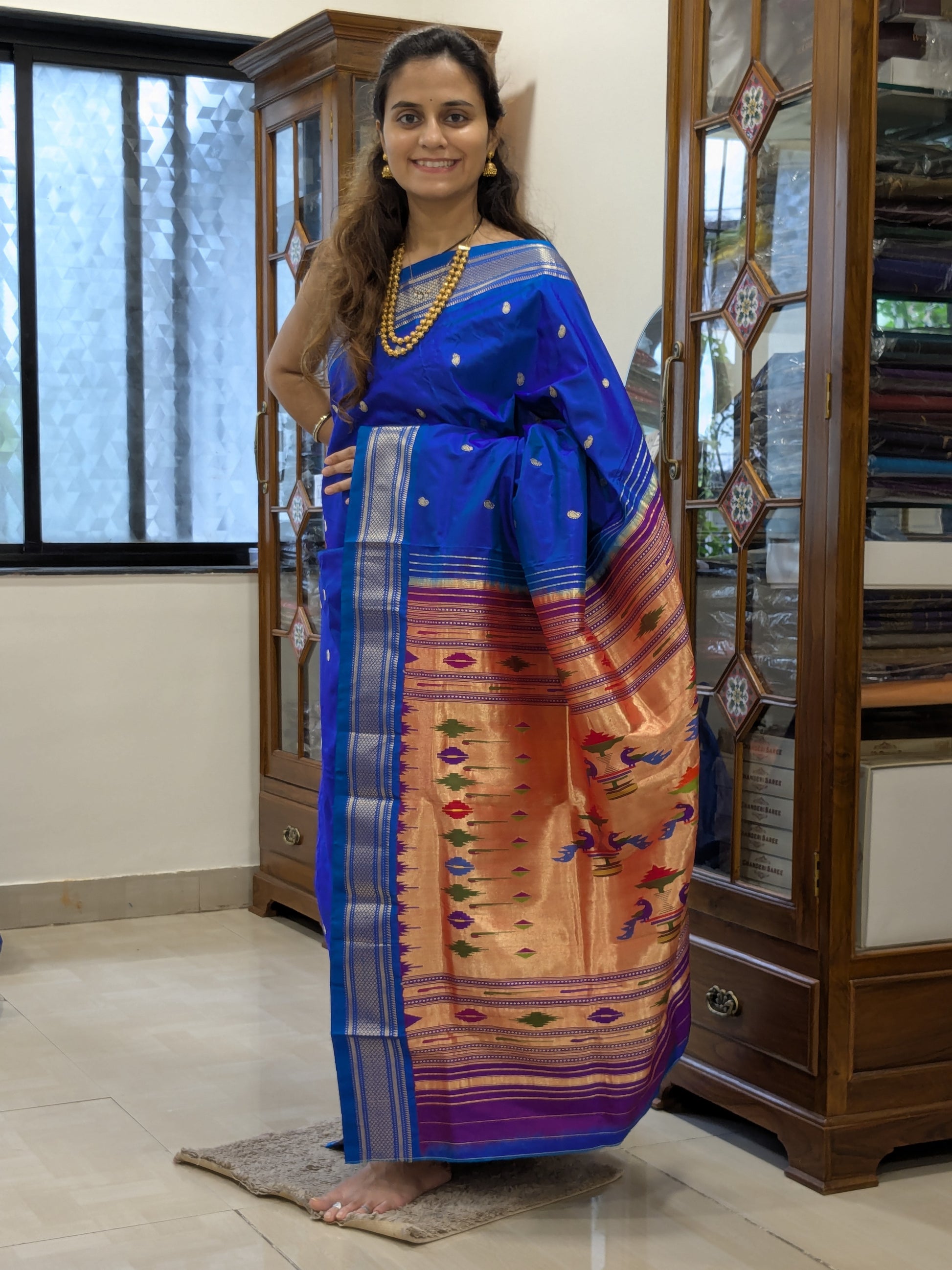 Full front view showcasing the grandeur of this handloom masterpiece from Central India.