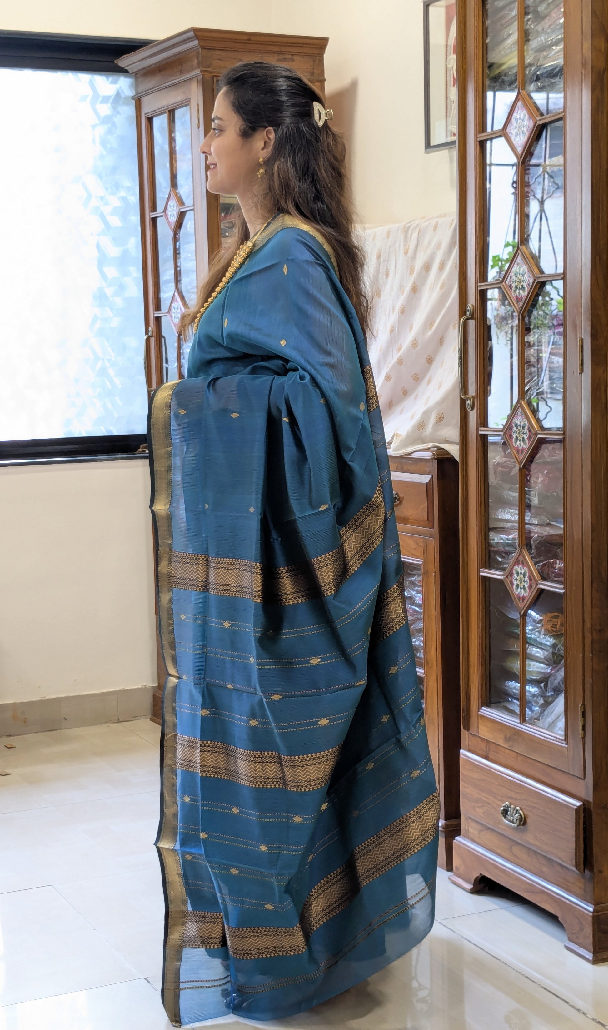 Garbh Reshmi with Butti Blue Maheshwari Handloom Saree