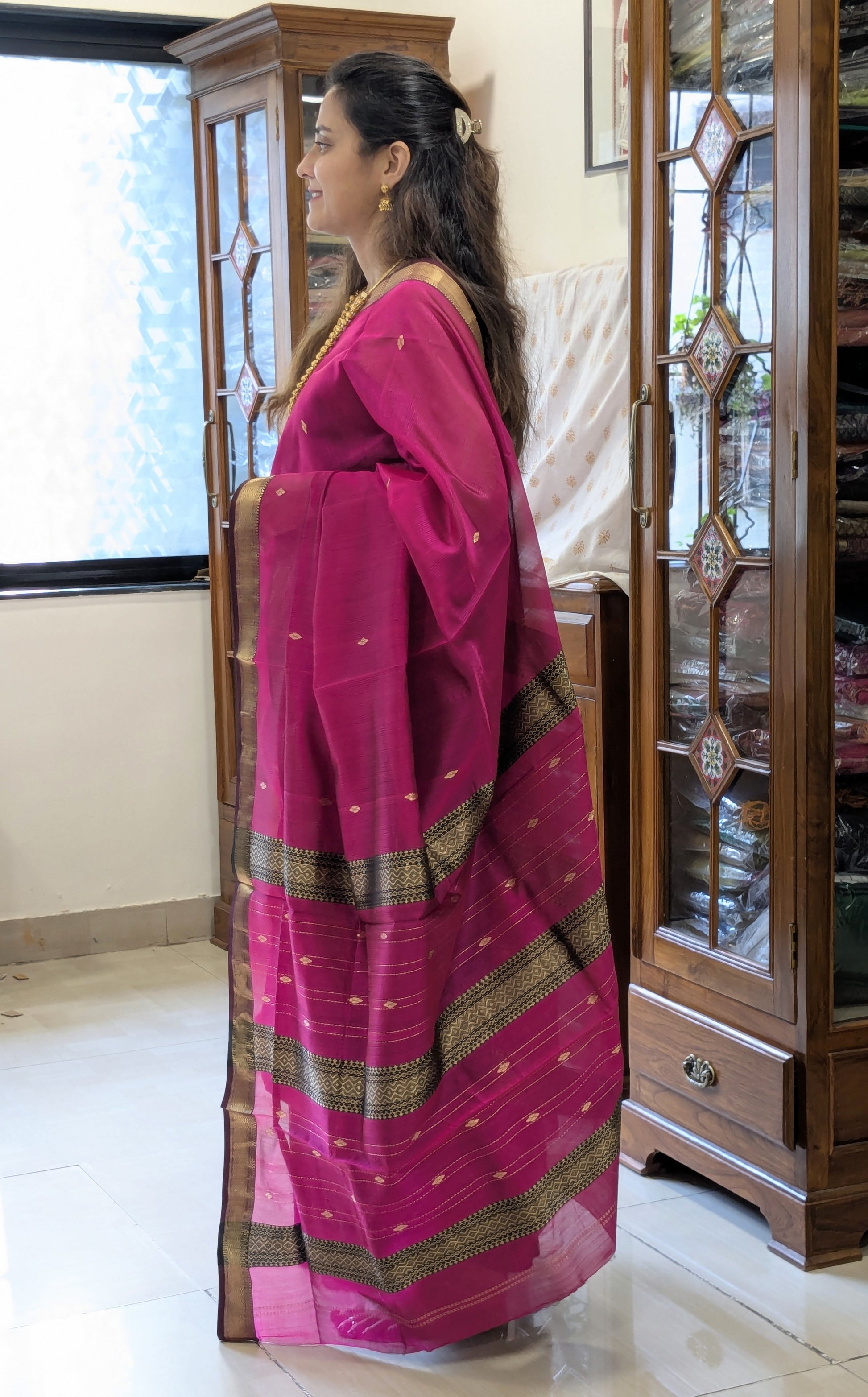 Garbh Reshmi with Butti Rani Pink with Black Maheshwari Handloom Saree