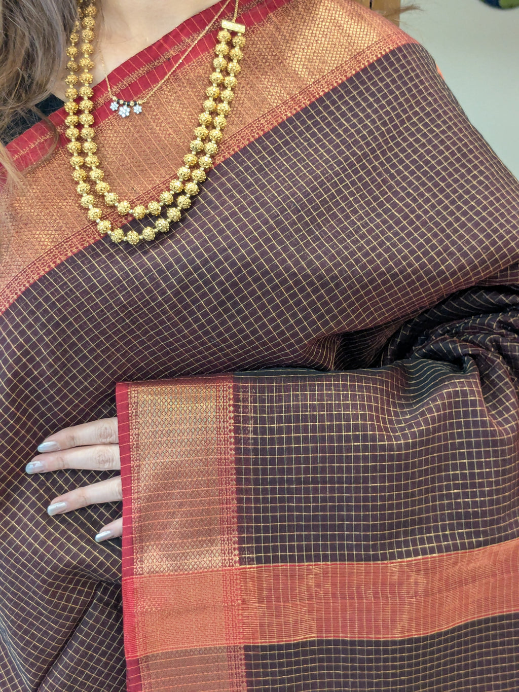 Handloom Brown and Red Maheshwari Zari Checks Saree