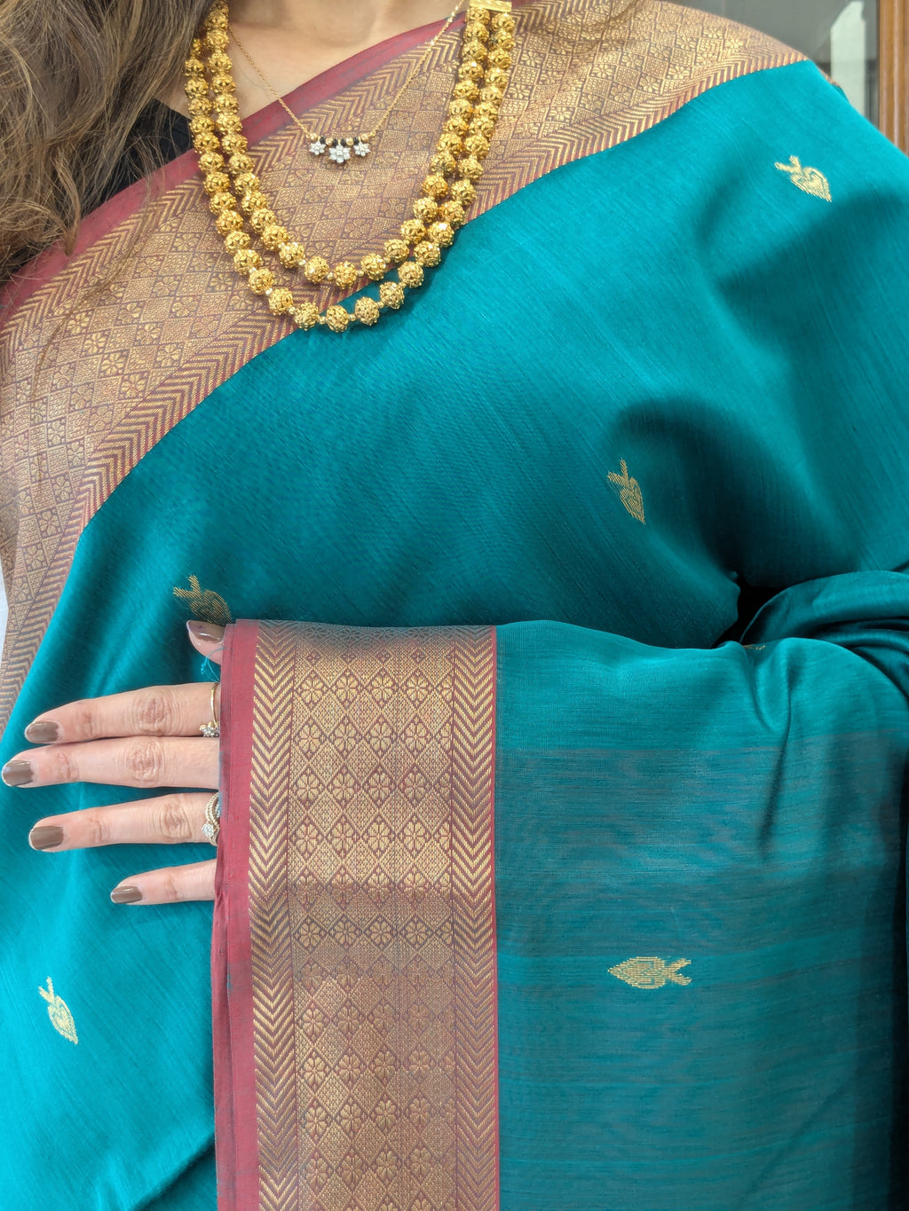 Silk Cotton Handloom Maheshwari Green Saree with Red Border