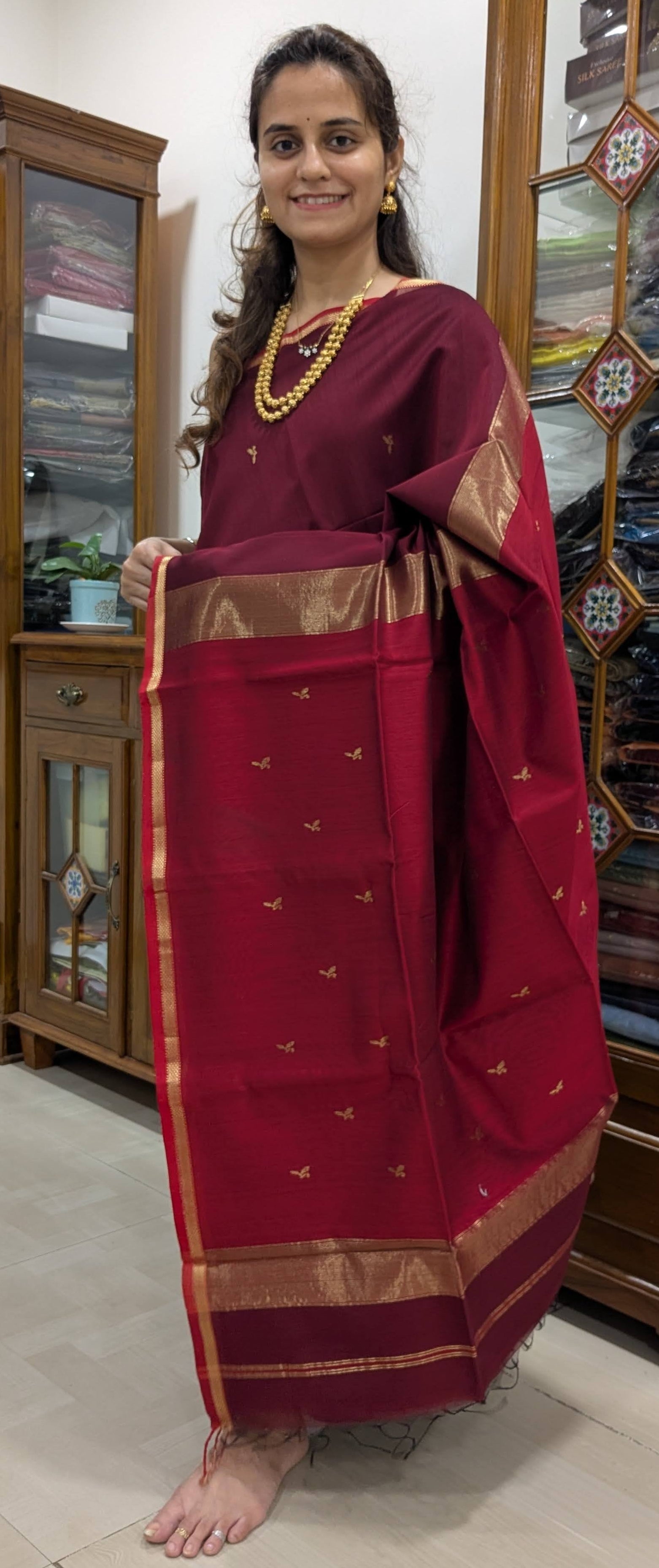 Full front view of silk-cotton maroon saree ideal for office and everyday elegance.