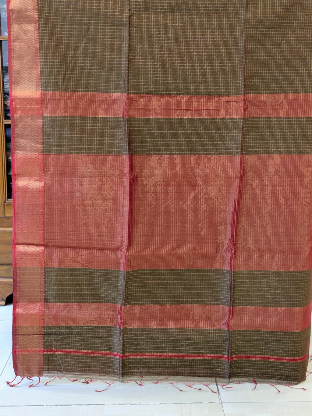 Handloom Mehendi Green & Red Maheshwari Zari Checks Saree