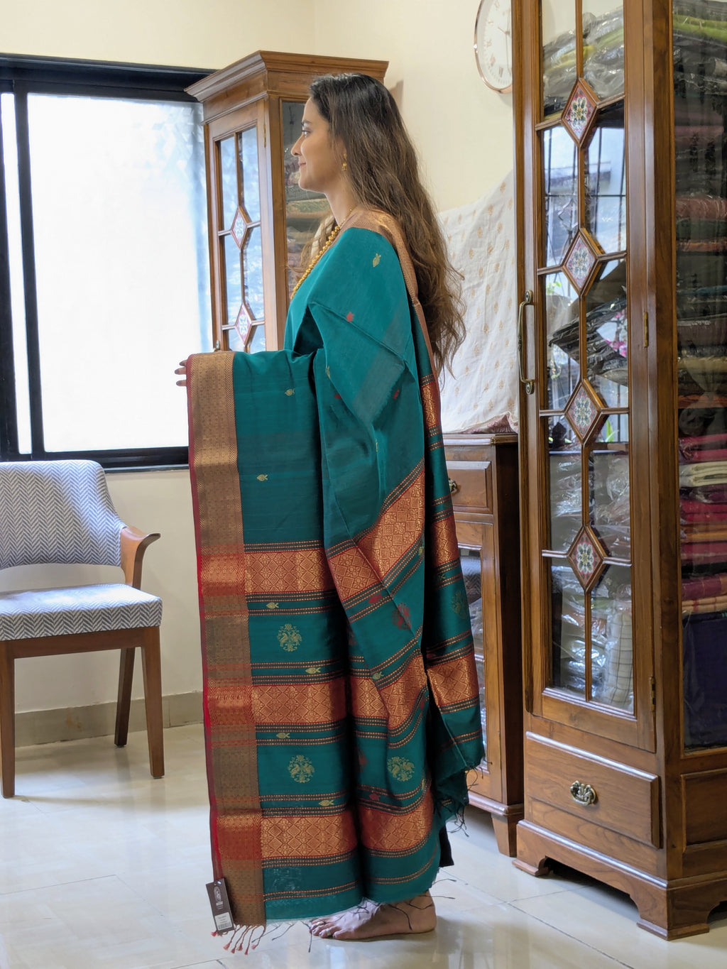 Silk Cotton Handloom Maheshwari Green Saree with Red Border