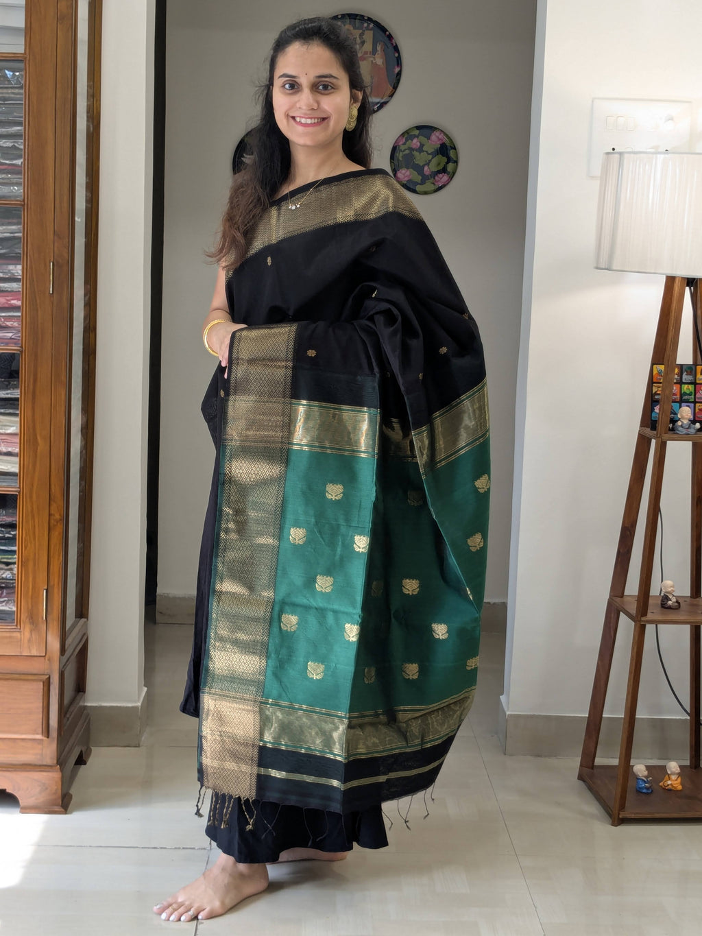 Black & Green Maheshwari Handloom Saree with Lotus Buttis