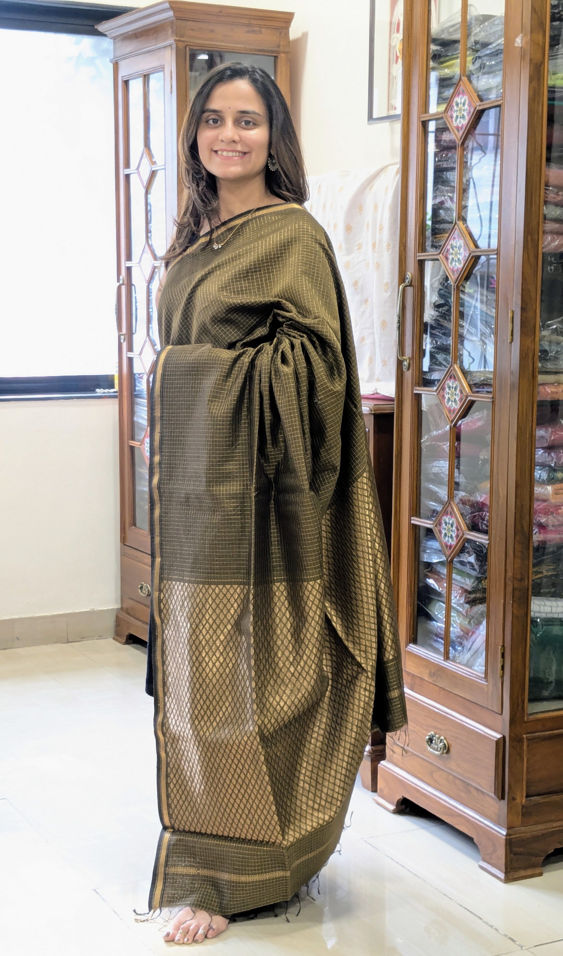 Maheshwari Zari Checks Olive Green Saree with Heavy Pallu