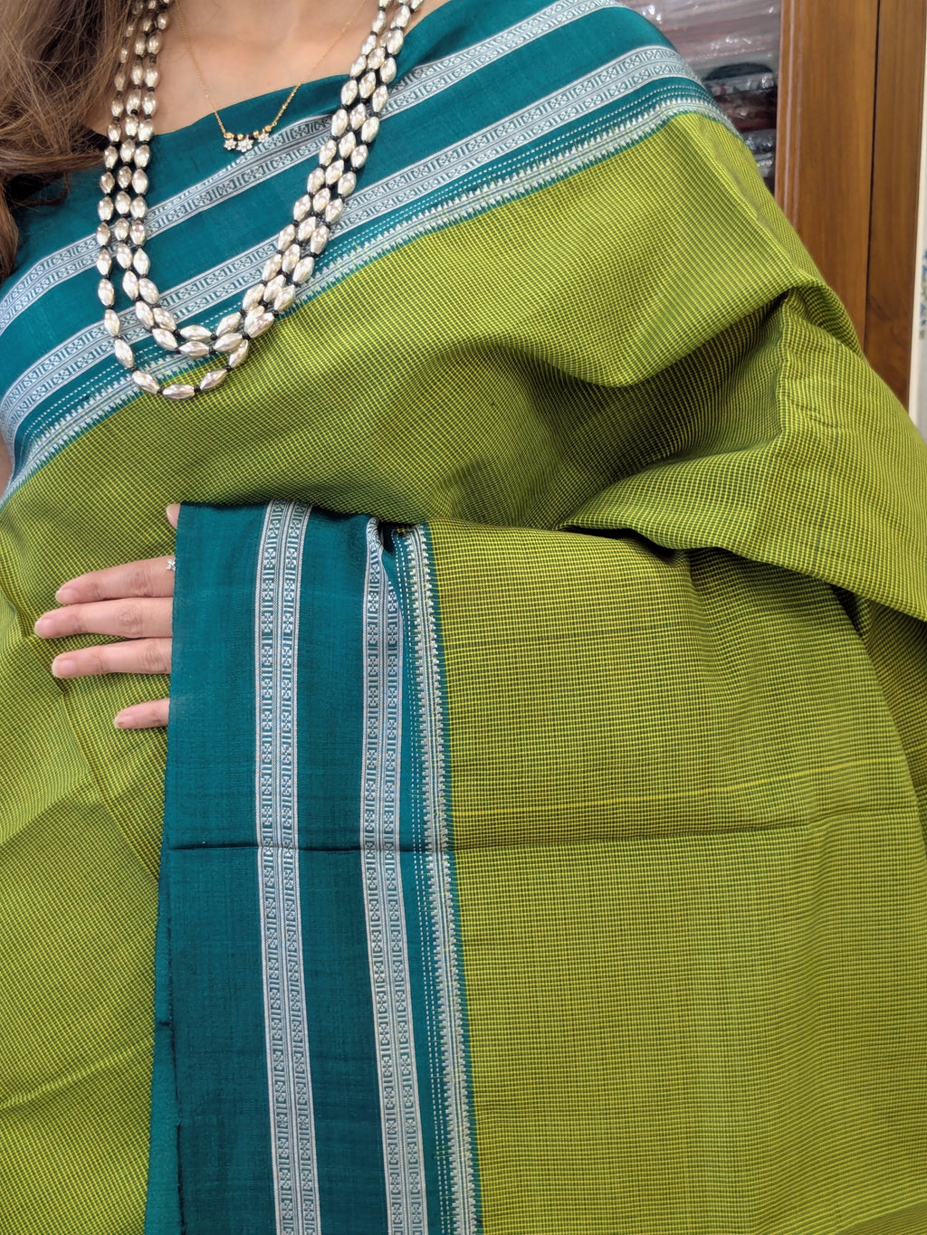 Handloom Parrot Green Ilkal Checks Saree