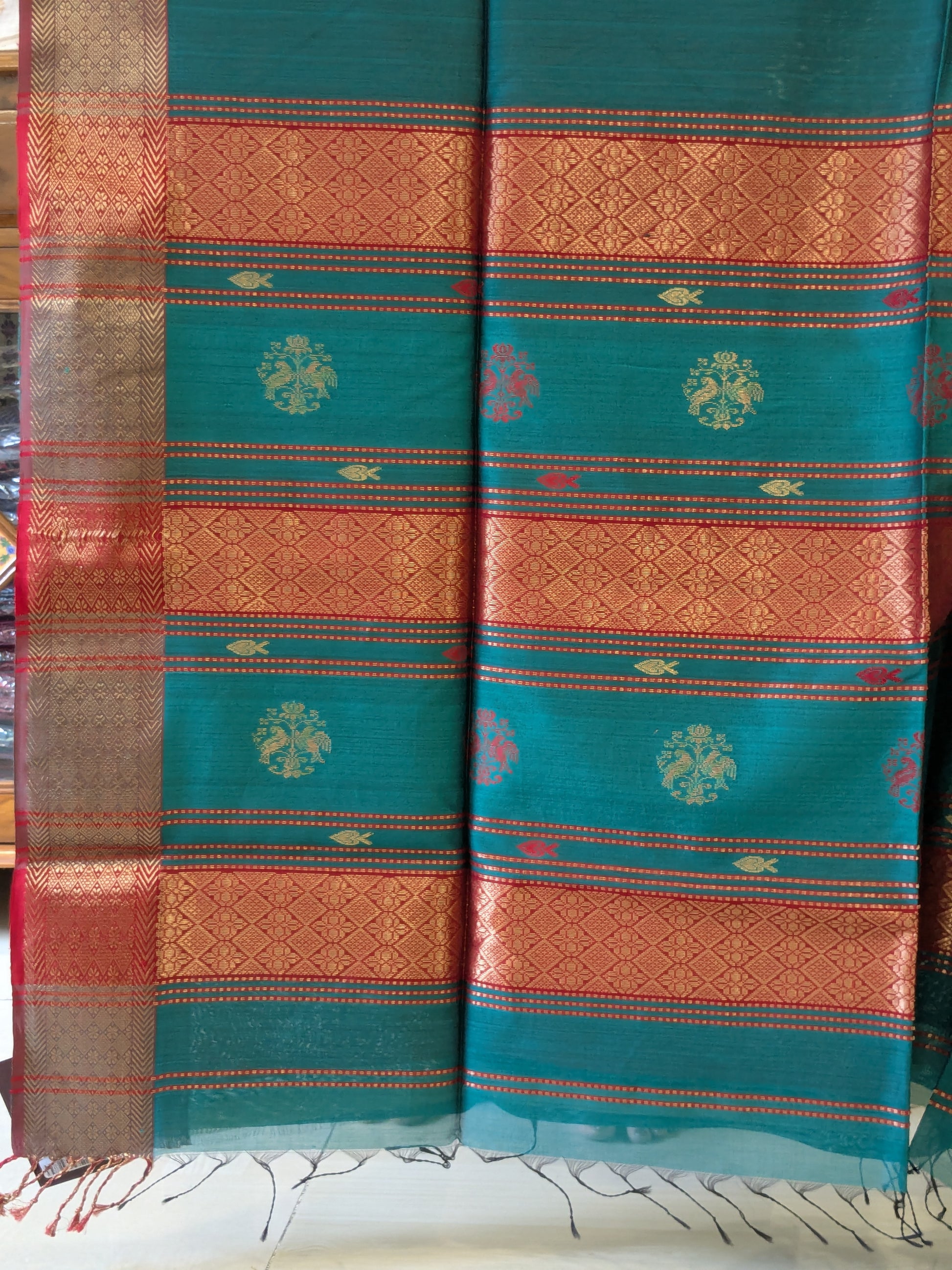 Silk Cotton Handloom Maheshwari Green Saree with Red Border