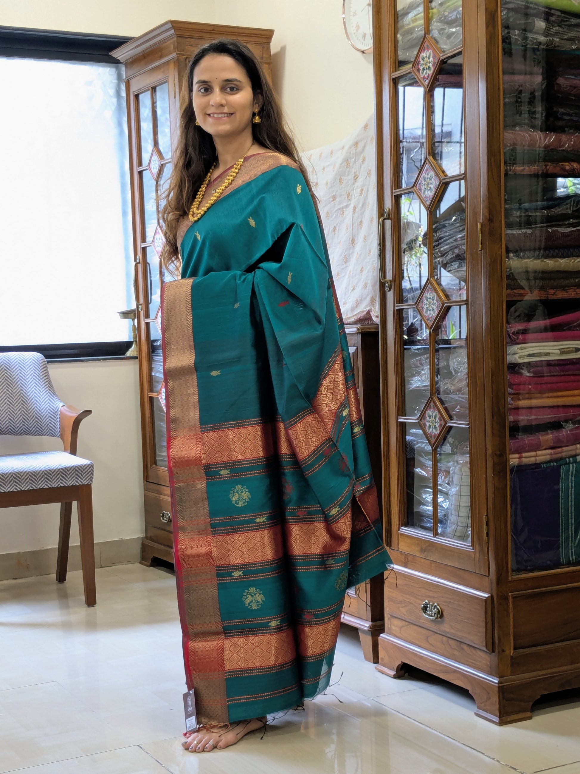 Silk Cotton Handloom Maheshwari Green Saree with Red Border