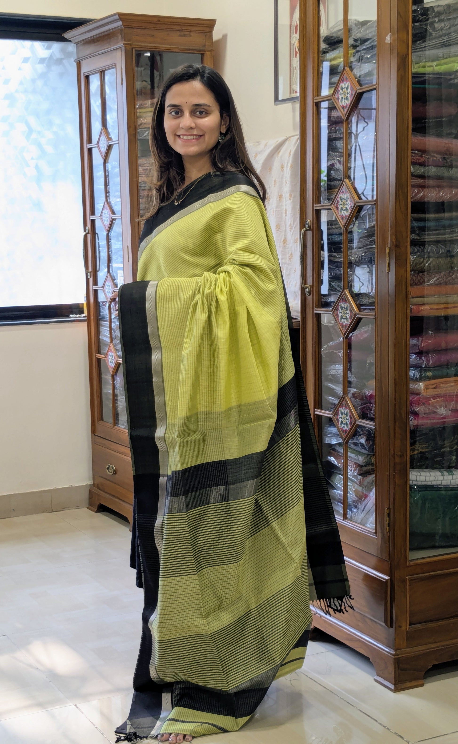 Maheshwari Fluorescent Green Saree with Black Resham Border
