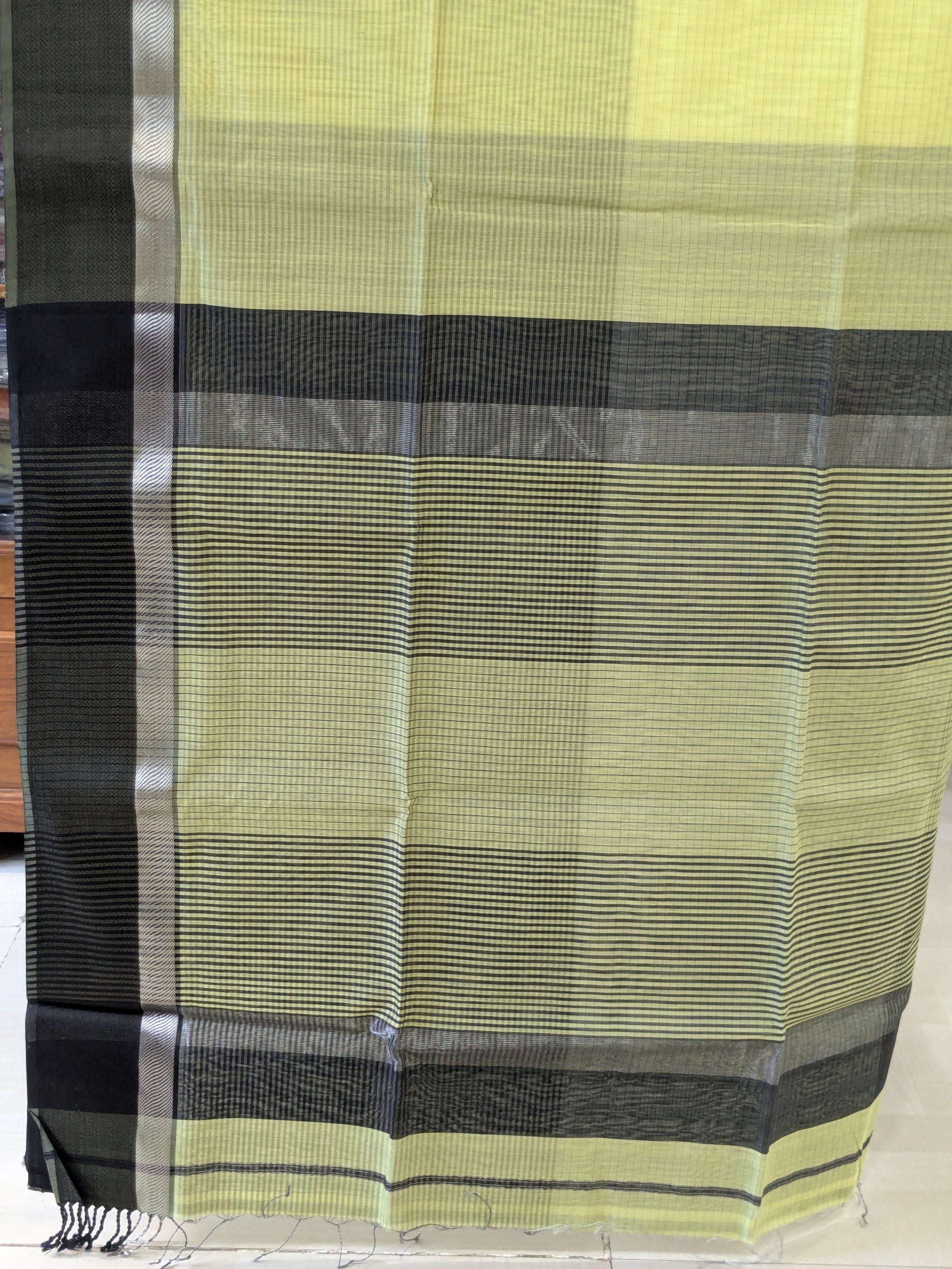 Maheshwari Fluorescent Green Saree with Black Resham Border