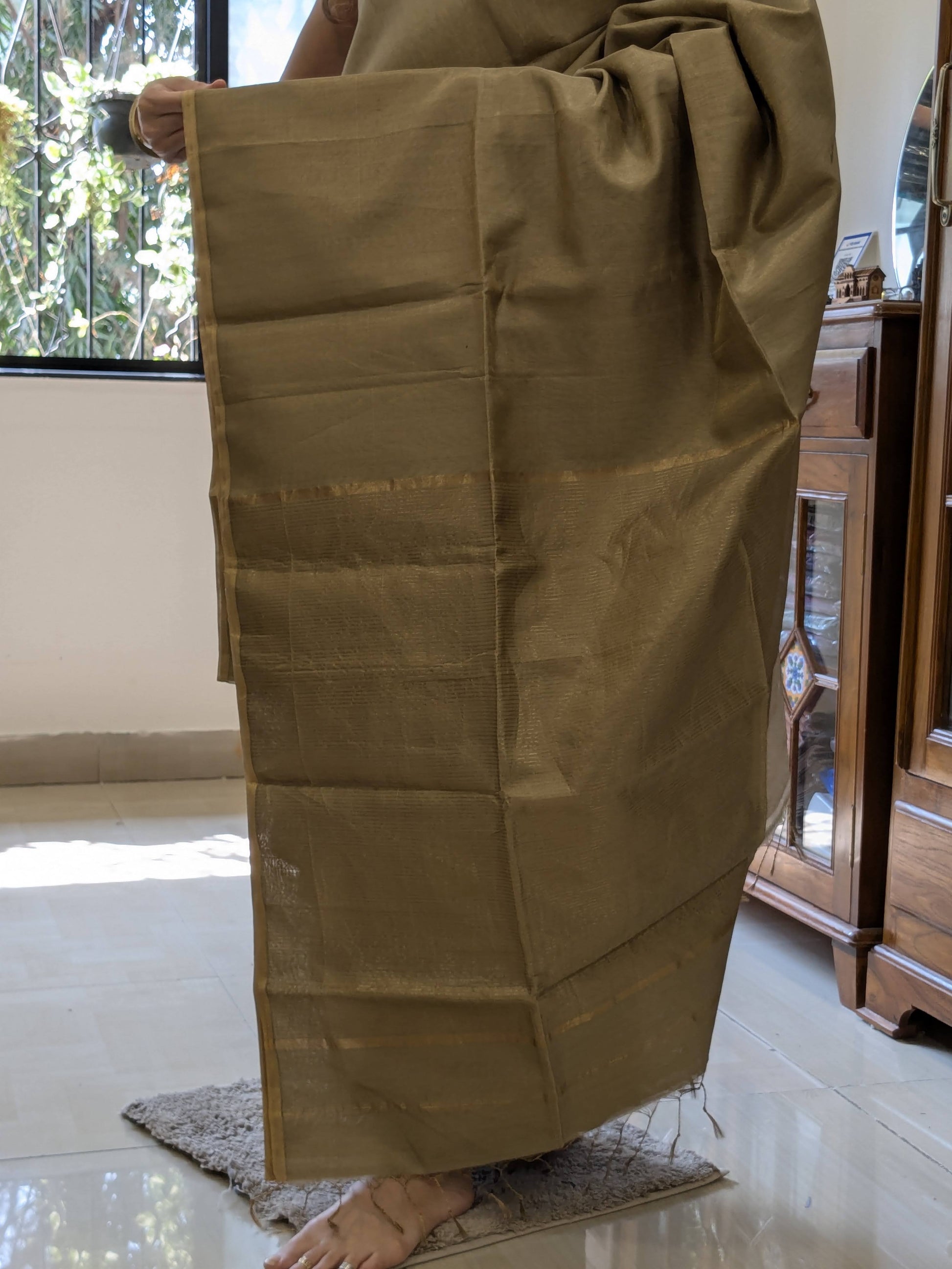 Maheshwari Grey & Gold Tissue Cotton Saree