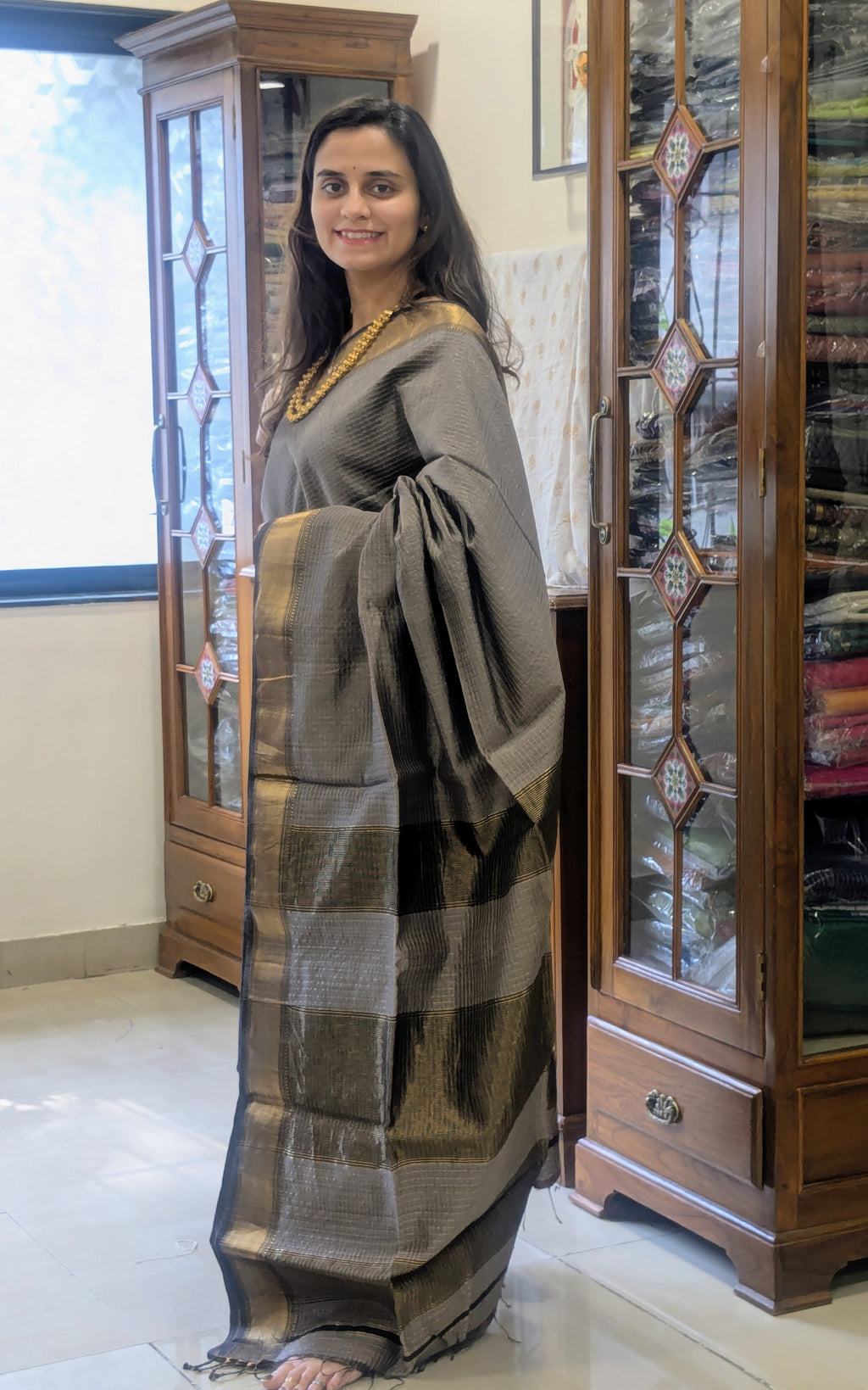 Handloom Grey Maheshwari Zari Checks Saree